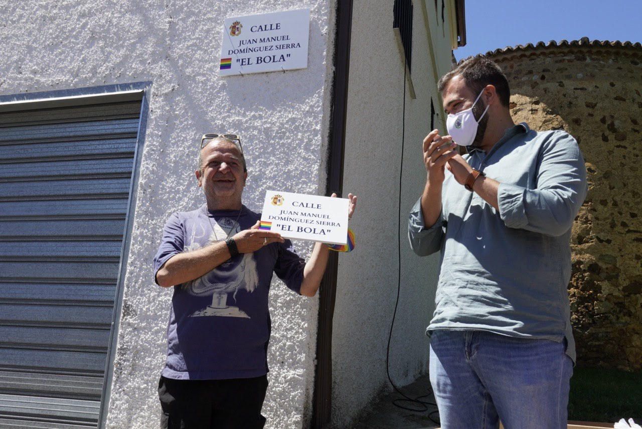 Cáceres reconoce la figura de 'El Bola' dando su nombre a una calle en el barrio de San Blas