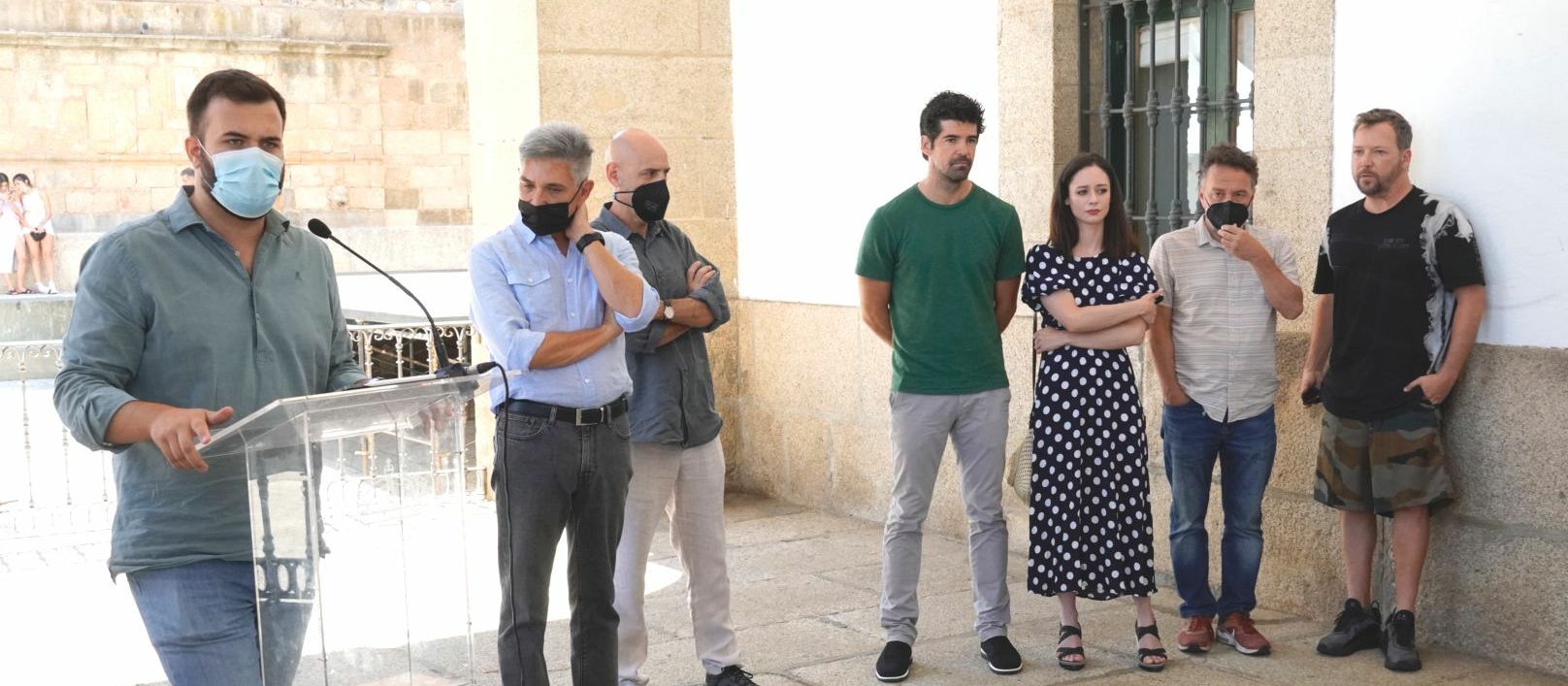 El alcalde Luis Salaya destaca la importancia de los rodajes en la ciudad, como la serie ‘Sequía’ que se rueda esta semana