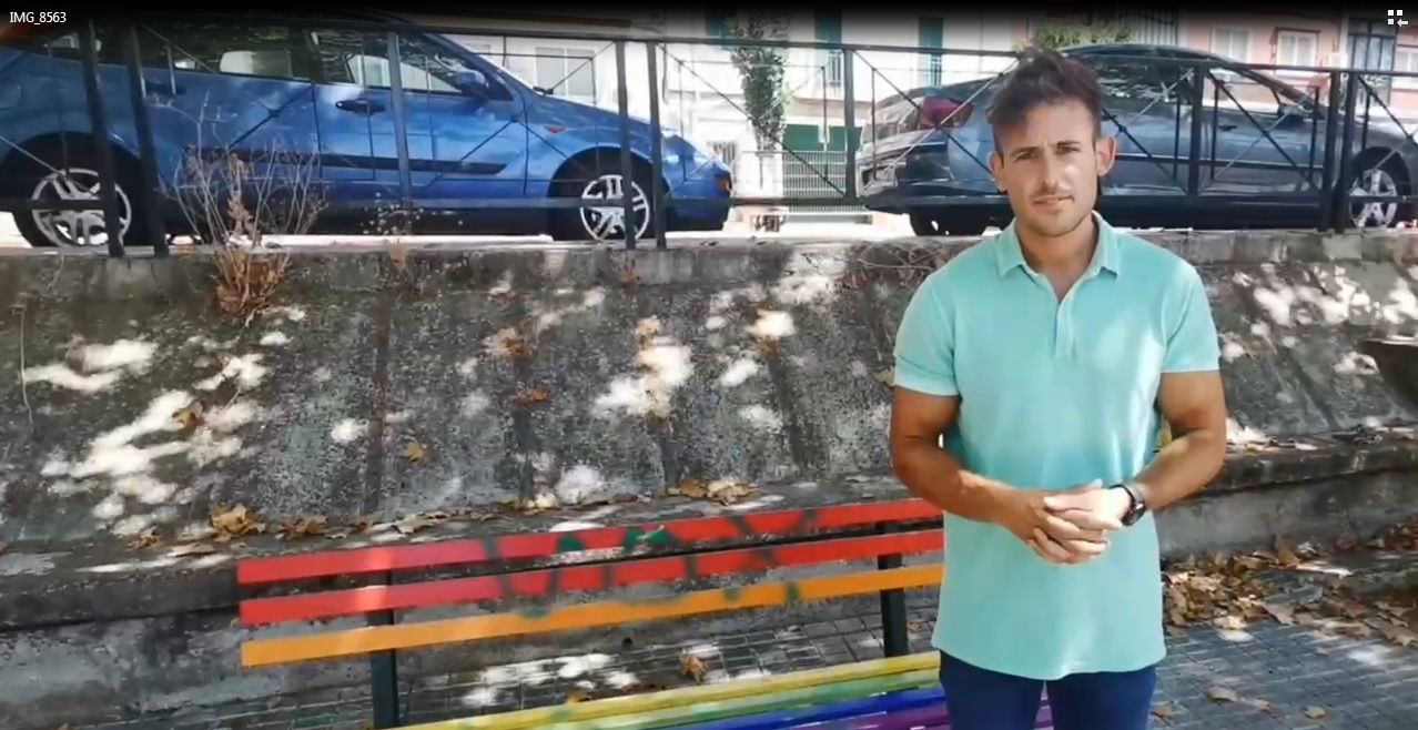 El Ayuntamiento condena las pintadas de los bancos del Paseo de la Diversidad