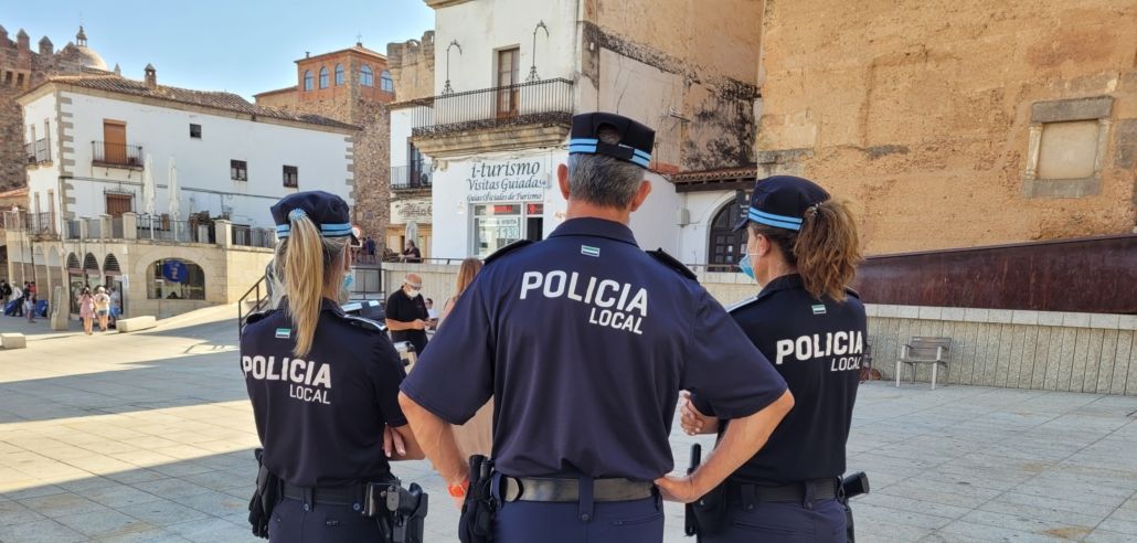 385 personas optan a ocho plazas de la Policía Local