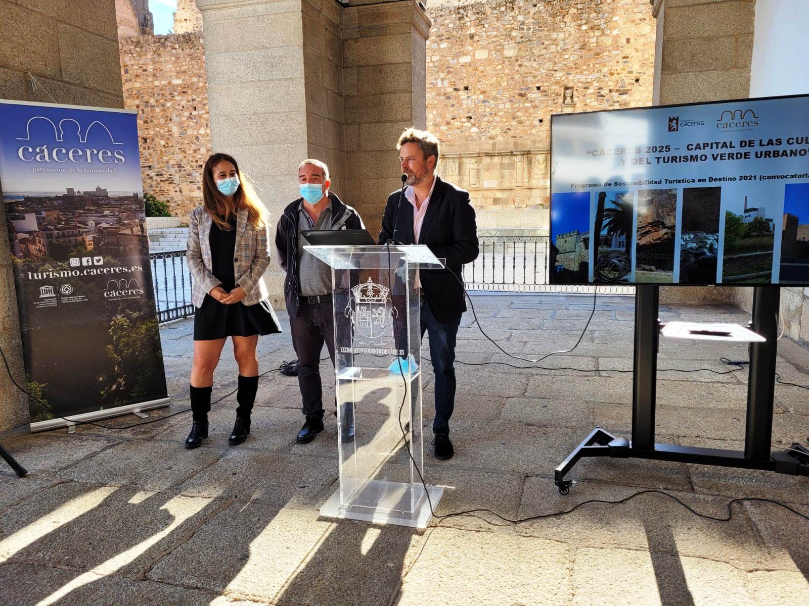 Cáceres presenta un plan turístico con el que quiere convertirse en la capital de la cultura y el turismo verde