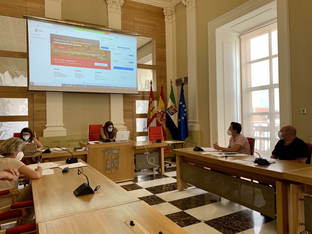 El Ayuntamiento da un nuevo paso en la administración electrónica con la primera Mesa Electrónica de Contratación