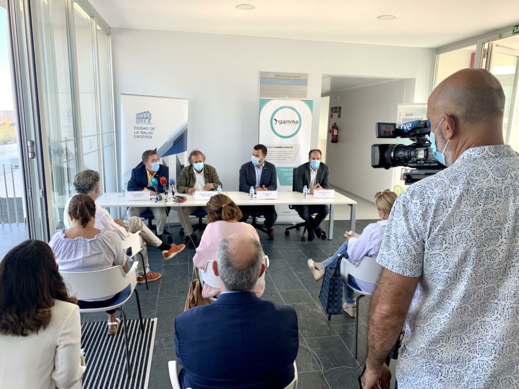 El alcalde de Cáceres considera que proyectos como la Bioincubadura “crearán empleo especializado y de calidad y ayudarán a equilibrar la pirámide de población”