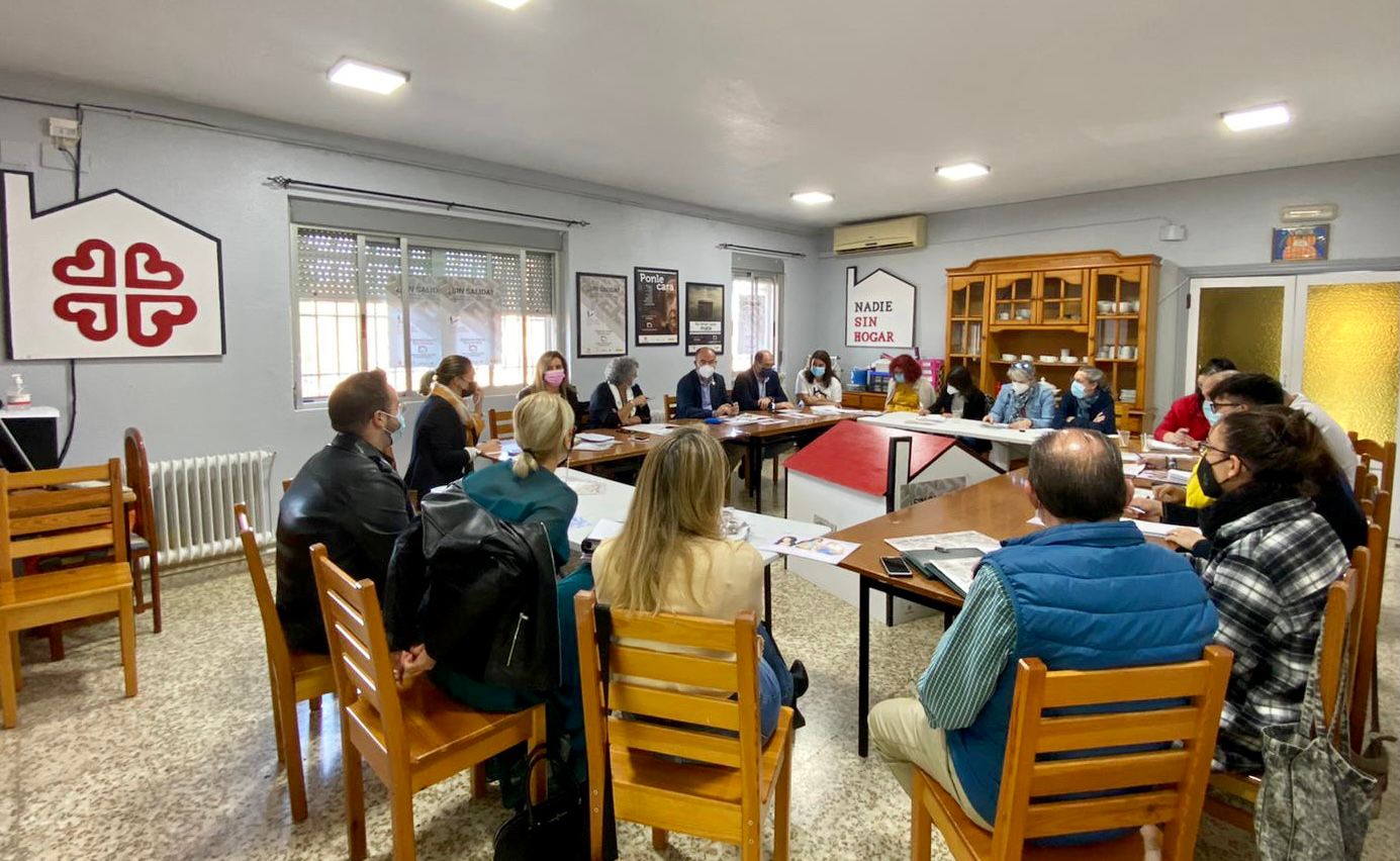 El Ayuntamiento creará una mesa técnica de trabajo para las Personas sin Hogar