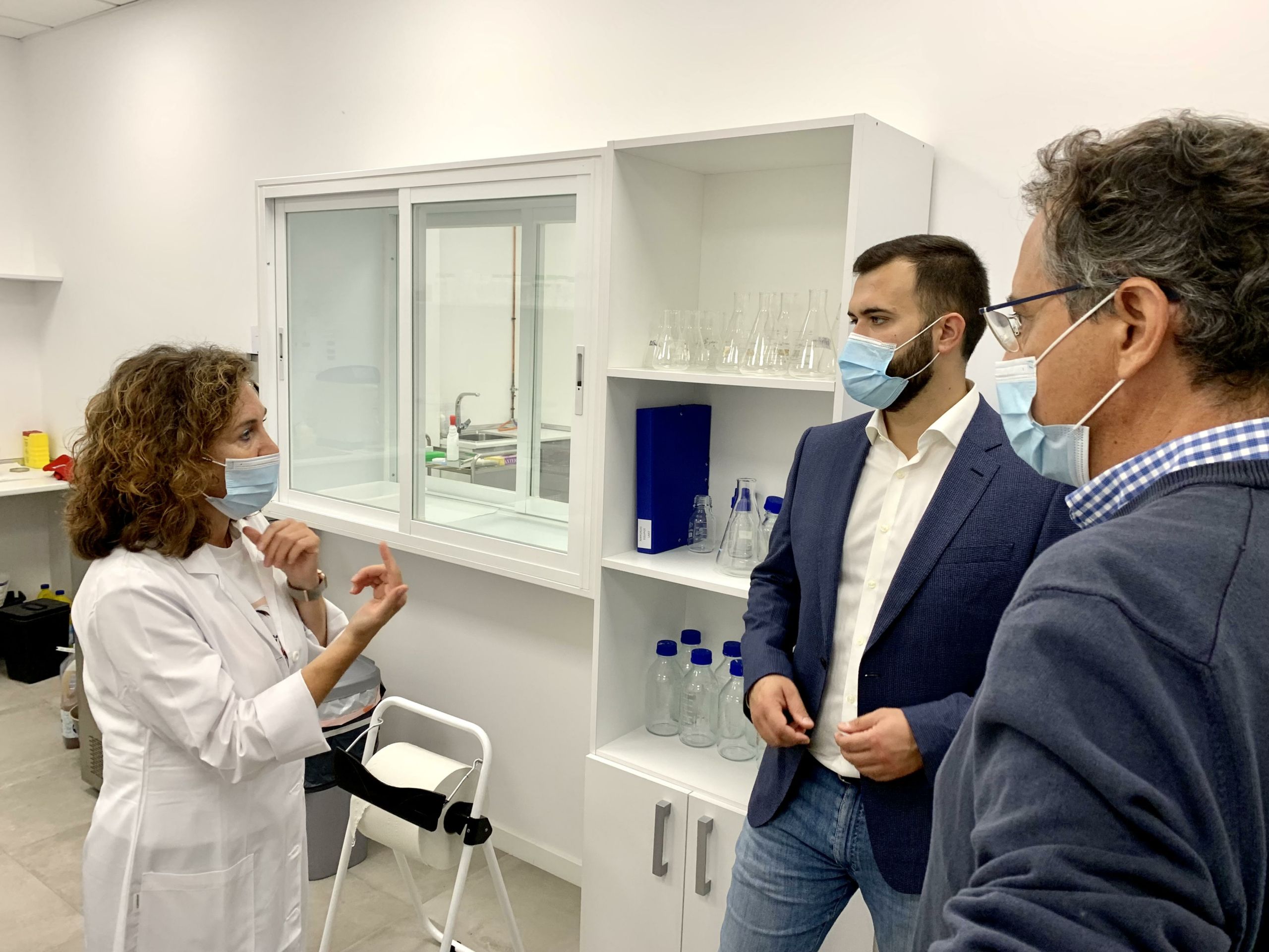 El alcalde Luis Salaya destaca el potencial de crecimiento de la ciudad en torno a la investigación farmacéutica