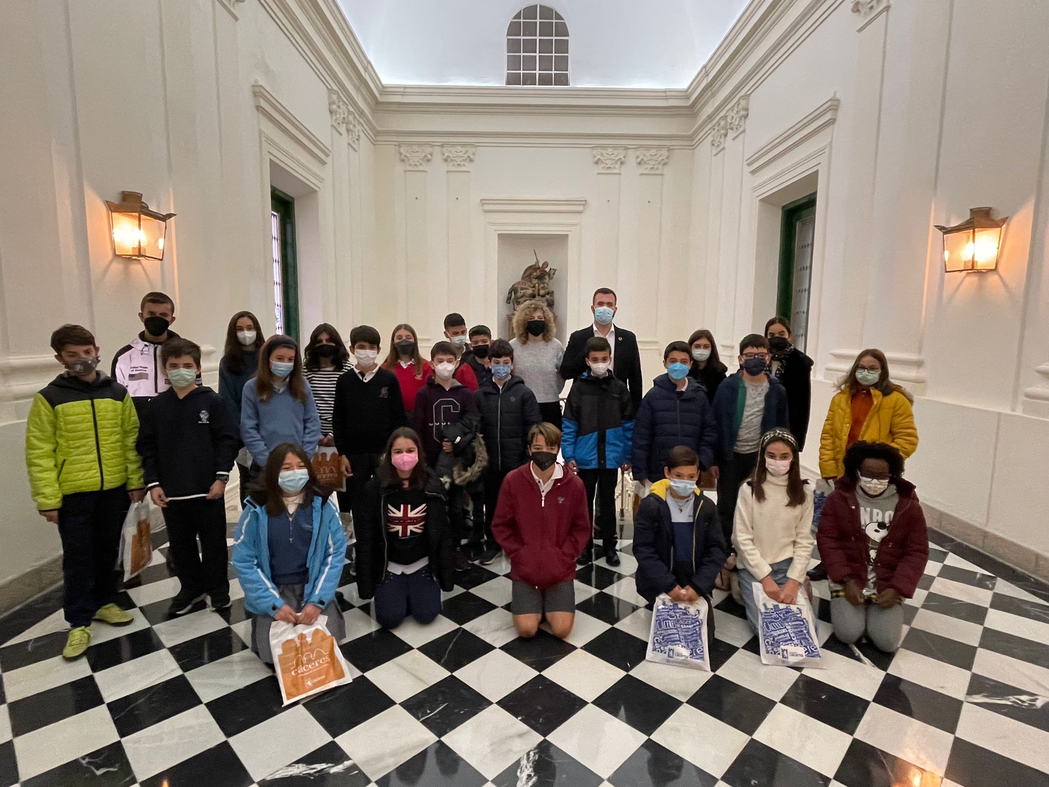 El alcalde Salaya apuesta por la participación de la infancia en los proyectos que se incluyen en los Presupuestos en esta materia