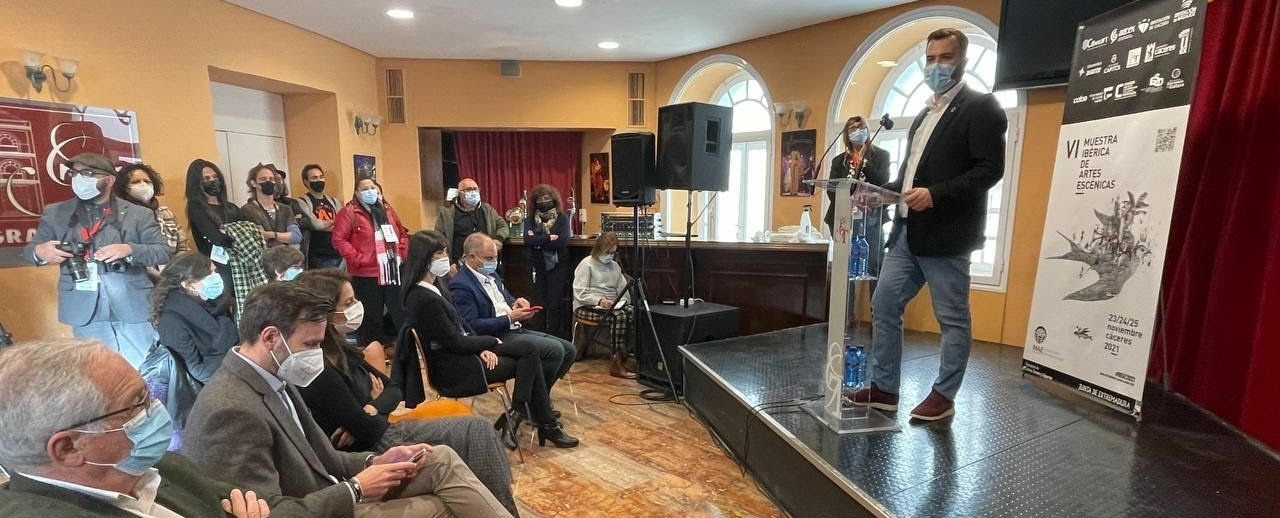 El alcalde Salaya destaca la apuesta del equipo de Gobierno por llevar la cultura a los barrios y recuperar espacios