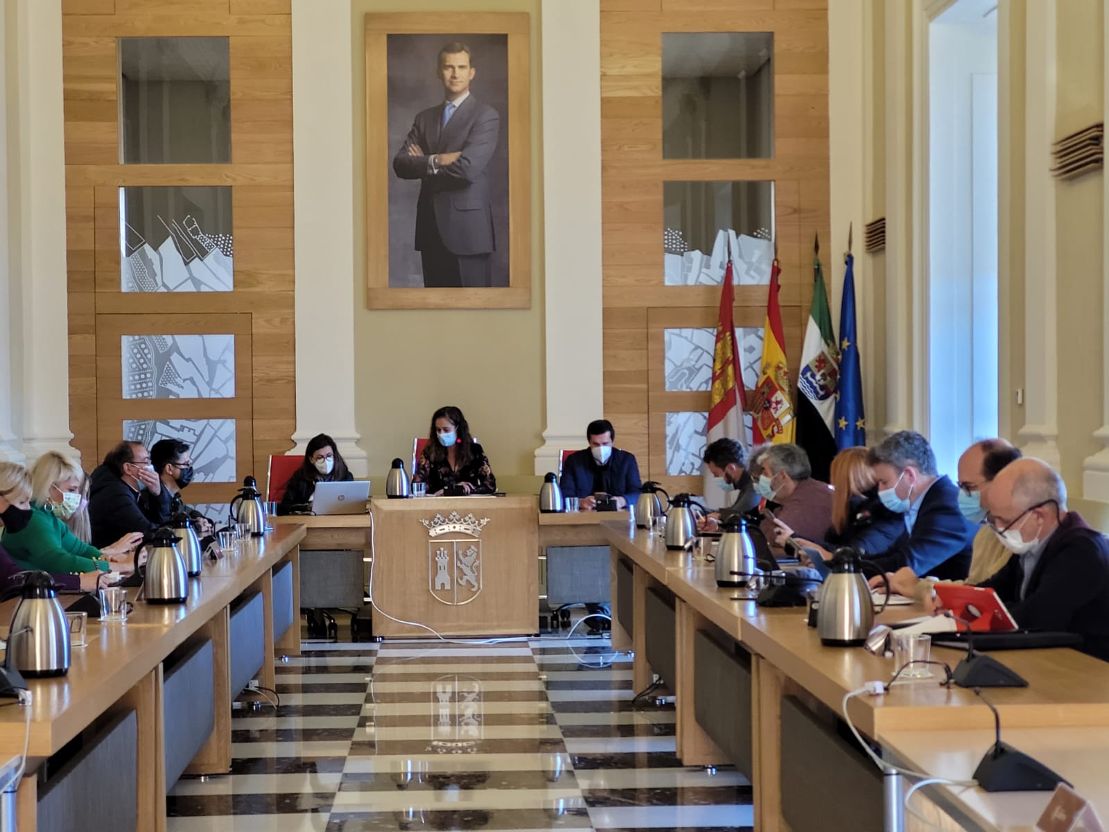 La Comisión de Economía aprueba la adjudicación de la operación crediticia de más de 8 millones con Abanca