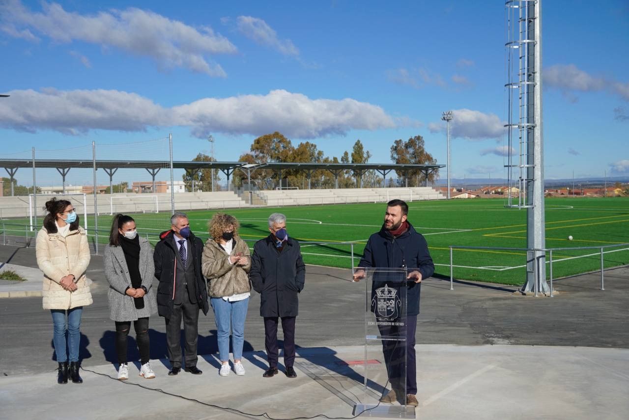 El ‘Complejo Deportivo Manuel Sánchez Delgado’ ya cuenta con los nuevos campos de fútbol