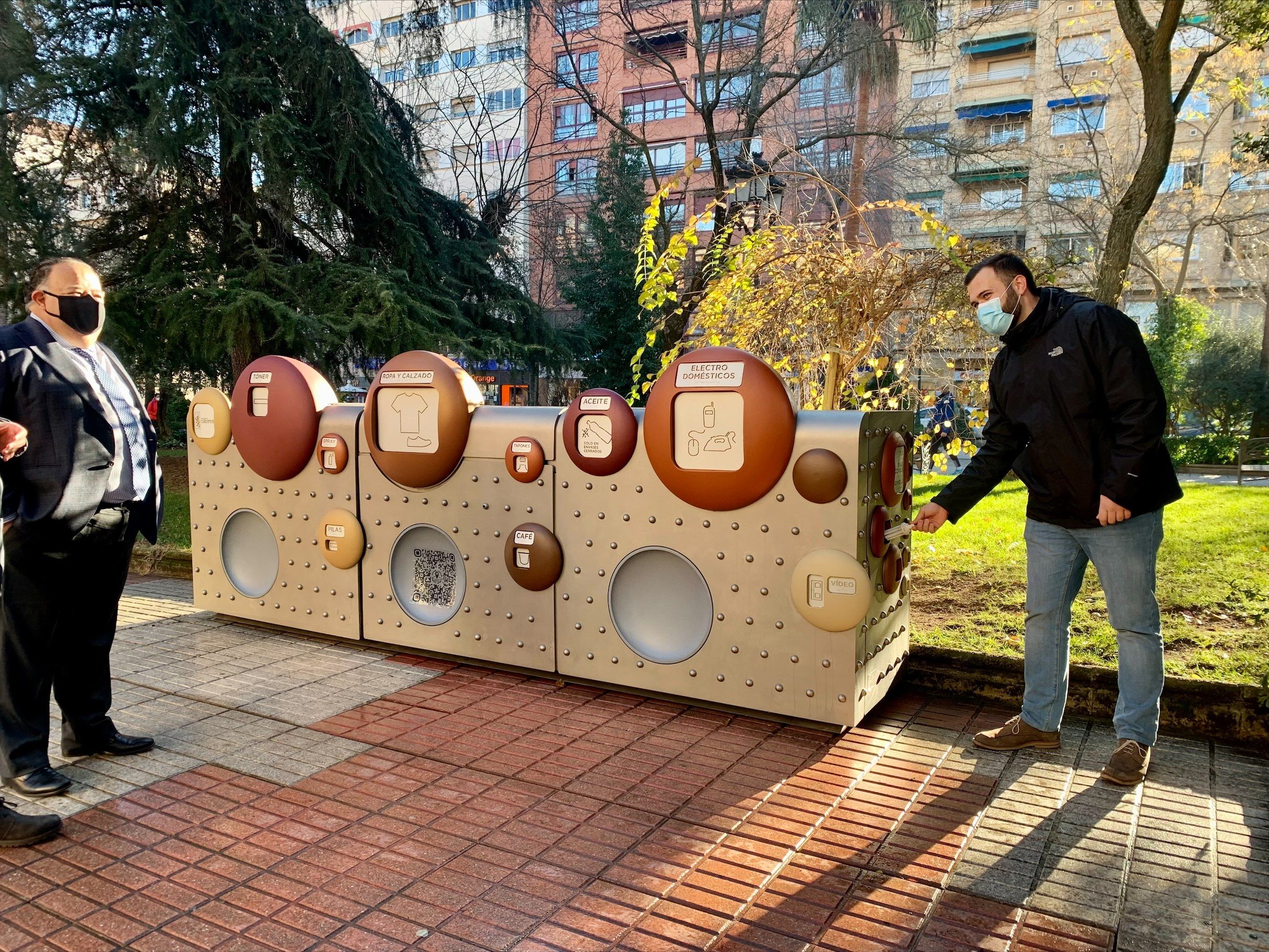 Un nuevo Punto Limpio en el Paseo de Cánovas facilitará el reciclaje de residuos específicos