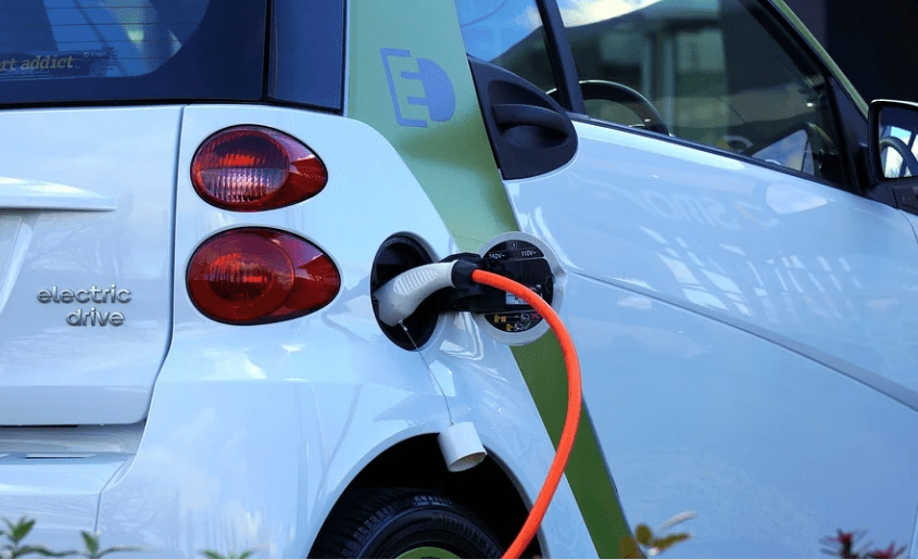 Cáceres recibe una subvención de 25.000 euros para la adquisición de dos vehículos eléctricos para los servicios municipales