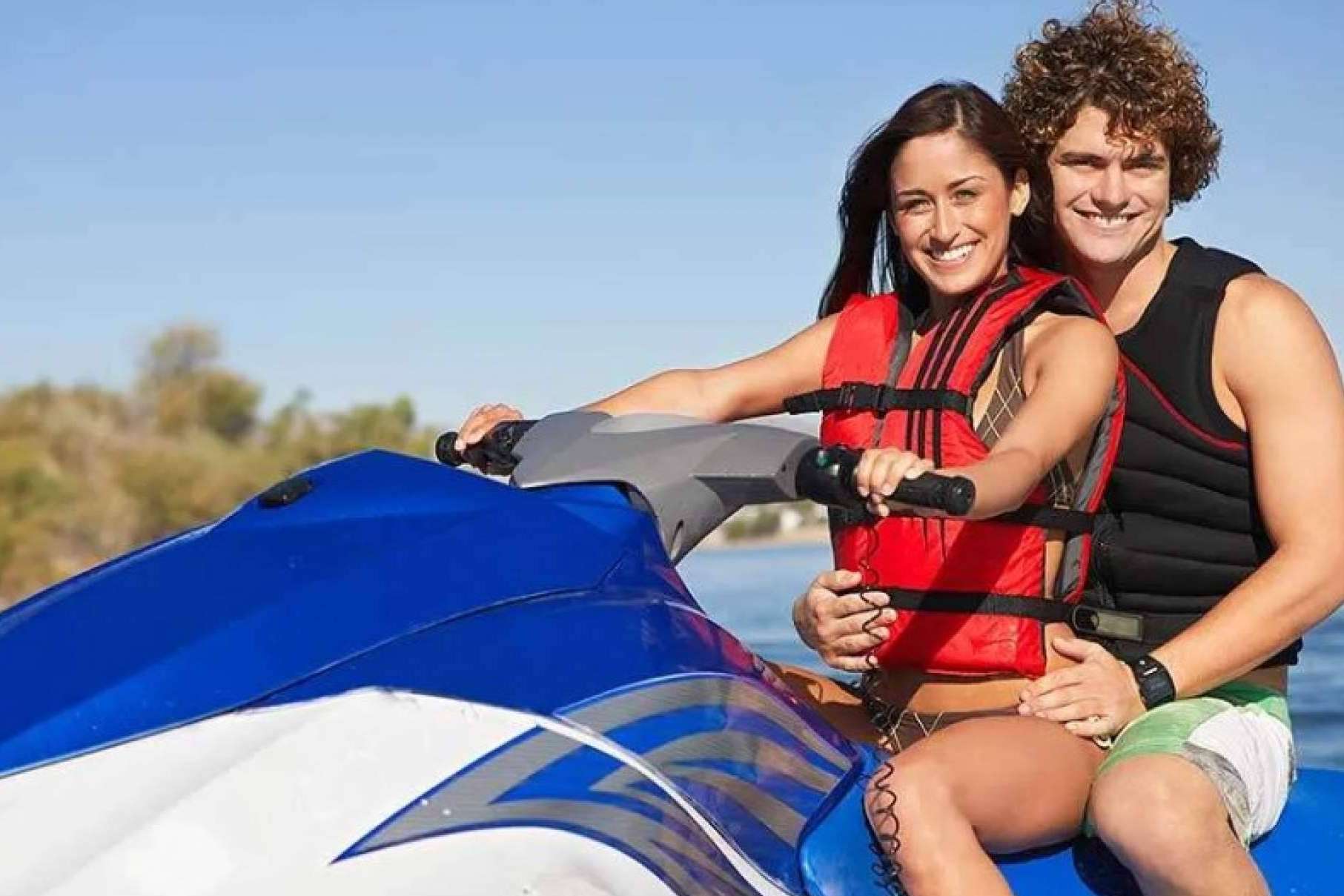 ¿Cómo contratar un seguro de barco o moto acuática a terceros al momento para empezar a navegar?