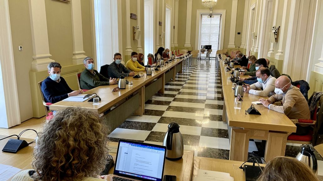 El Ayuntamiento trabaja regularmente en el mantenimiento de las instalaciones deportivas