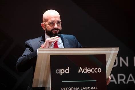 "La productividad en las empresas tiene que venir de la innovación, de la calidad, y de la excelencia, y eso no puede conseguirse con trabajadores infrarremunerados"