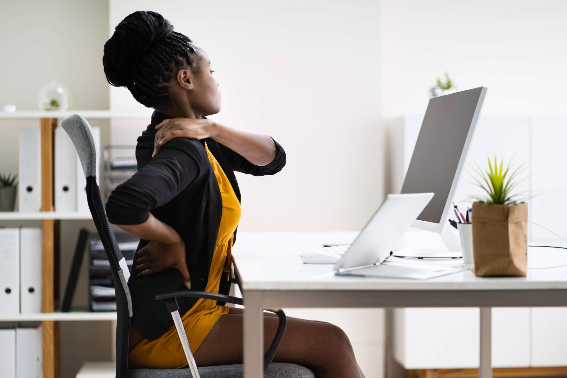 ¿Por qué es importante trabajar en una silla ergonómica?, por 6mejores.top