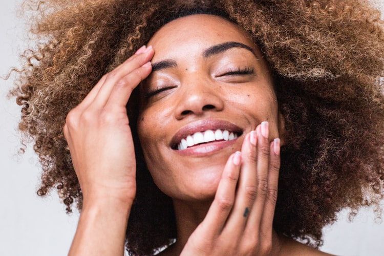 Delfy Cosmetics revela los secretos del sérum y cómo incorporarlo en la rutina de belleza