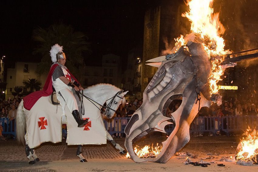 El desfile de San Jorge se adelanta al jueves por posibles lluvias
