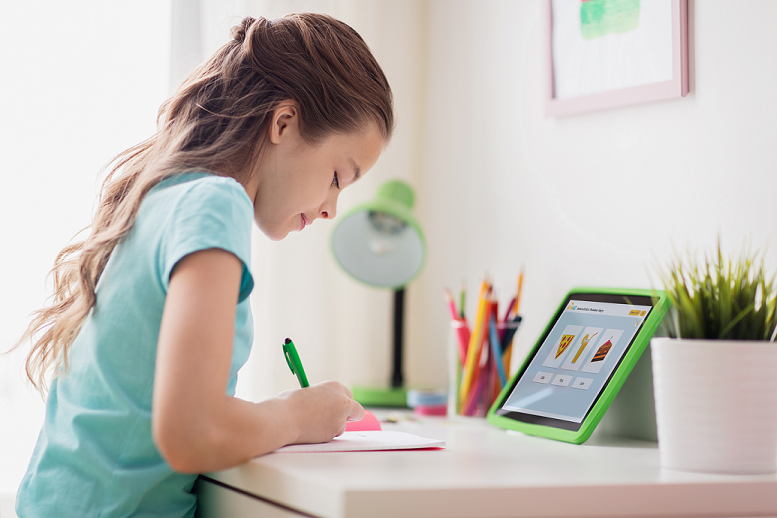 Novakid: 5 razones de crecer bilingüe