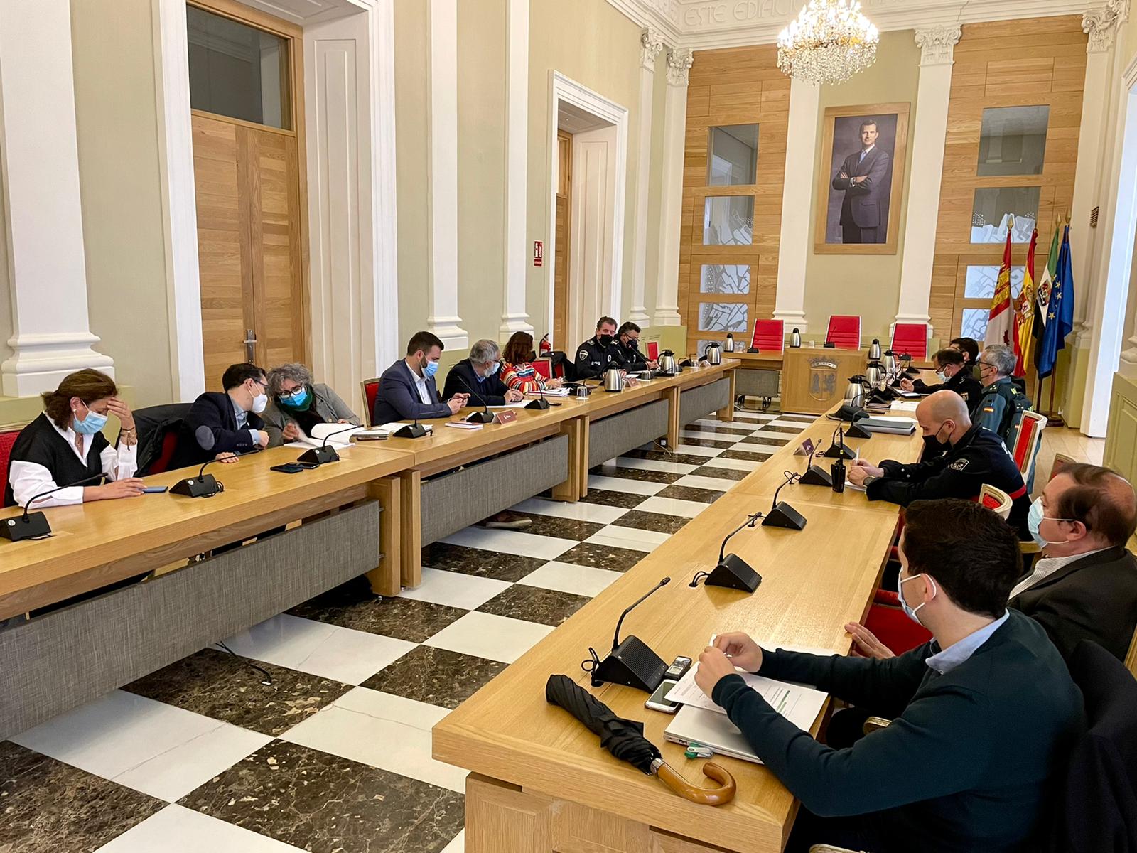 Se reforzará la presencia de la Policía Local durante la Semana Santa y el Womad
