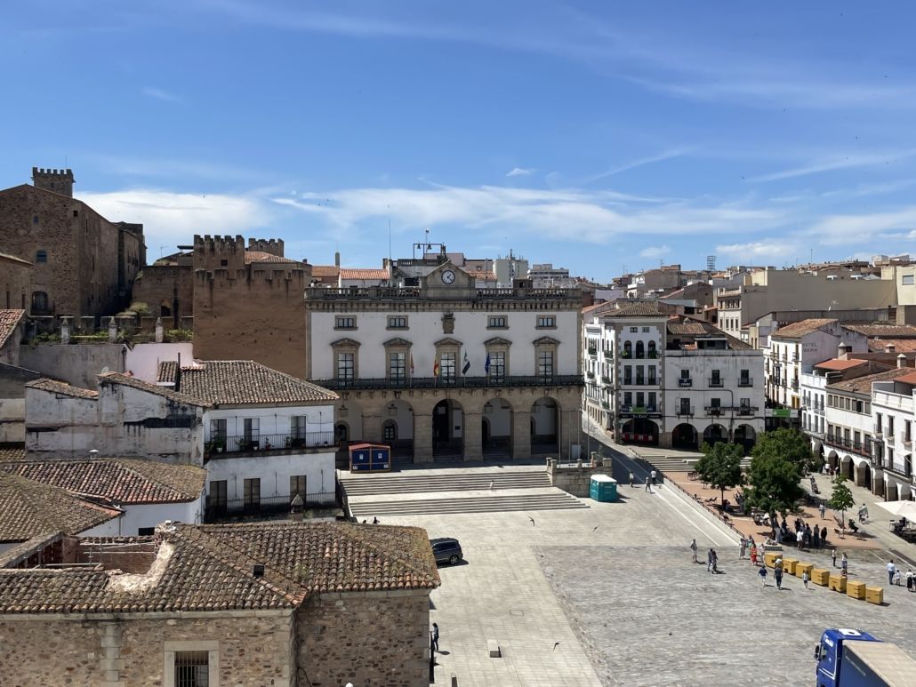 El Ayuntamiento saca a concurso los quioscos de prensa, golosinas y otras clases de artículos, que se encuentran libres