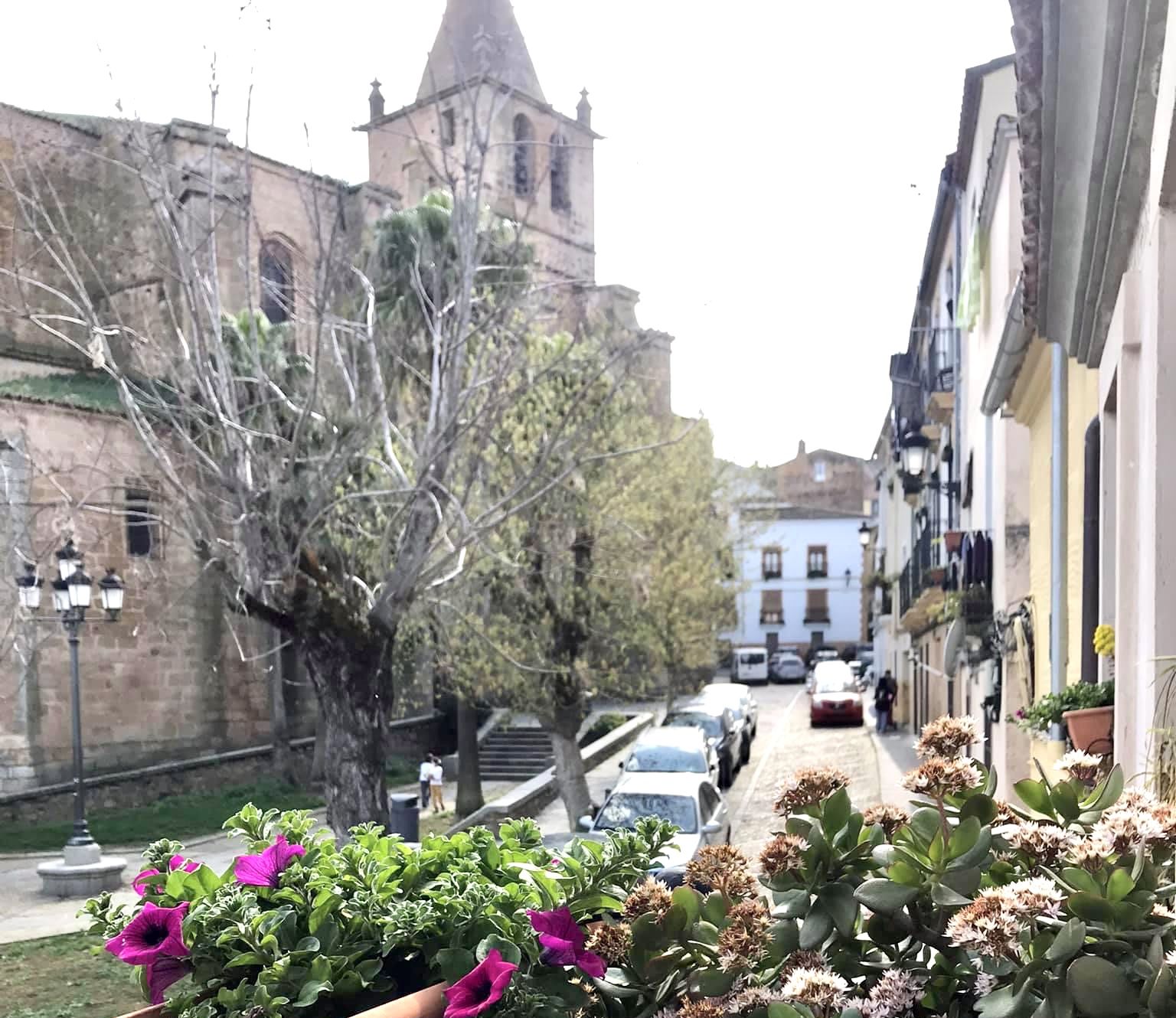 El Ayuntamiento y la Diputación de Cáceres promueven un concurso de ideas para la reordenación de la Plaza de Santiago