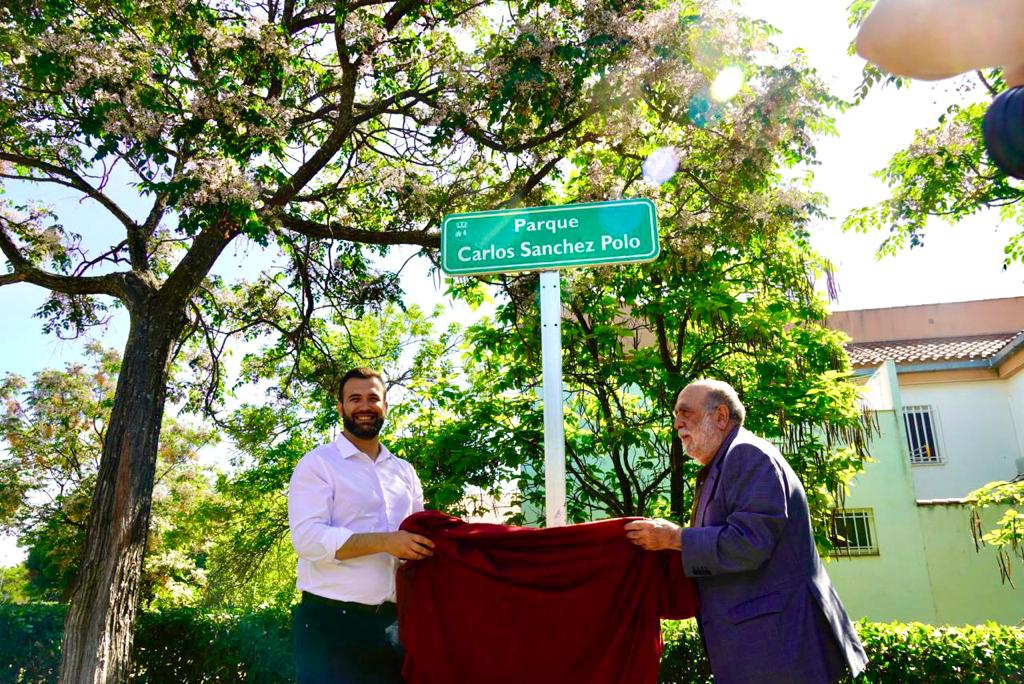 El alcalde Carlos Sánchez Polo da nombre a un parque de la ciudad