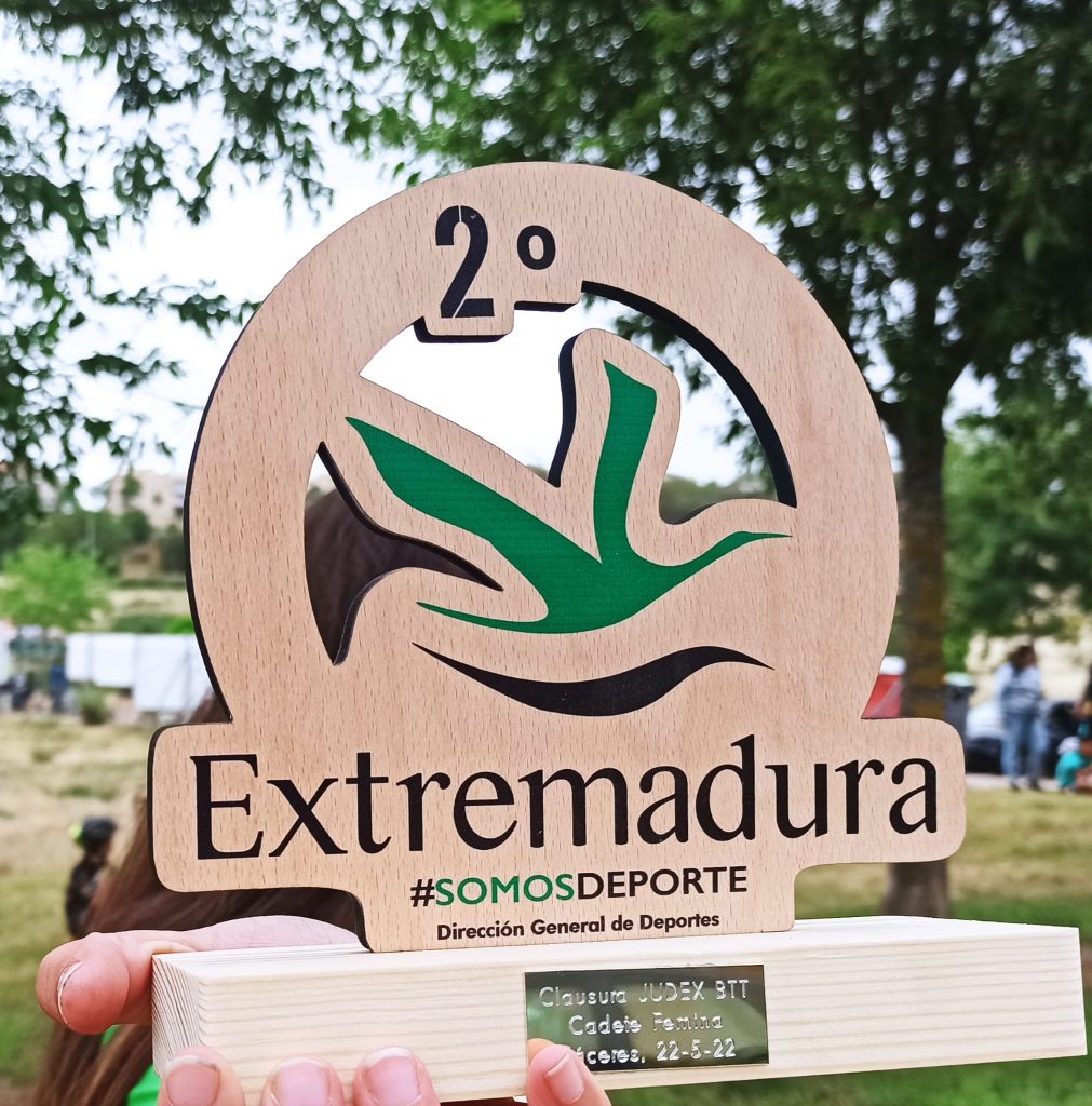 La fuentecanteña Paula Porras García, con 15 años de edad, a quedado subcampeona de Extremadura en Ciclismo BTT.