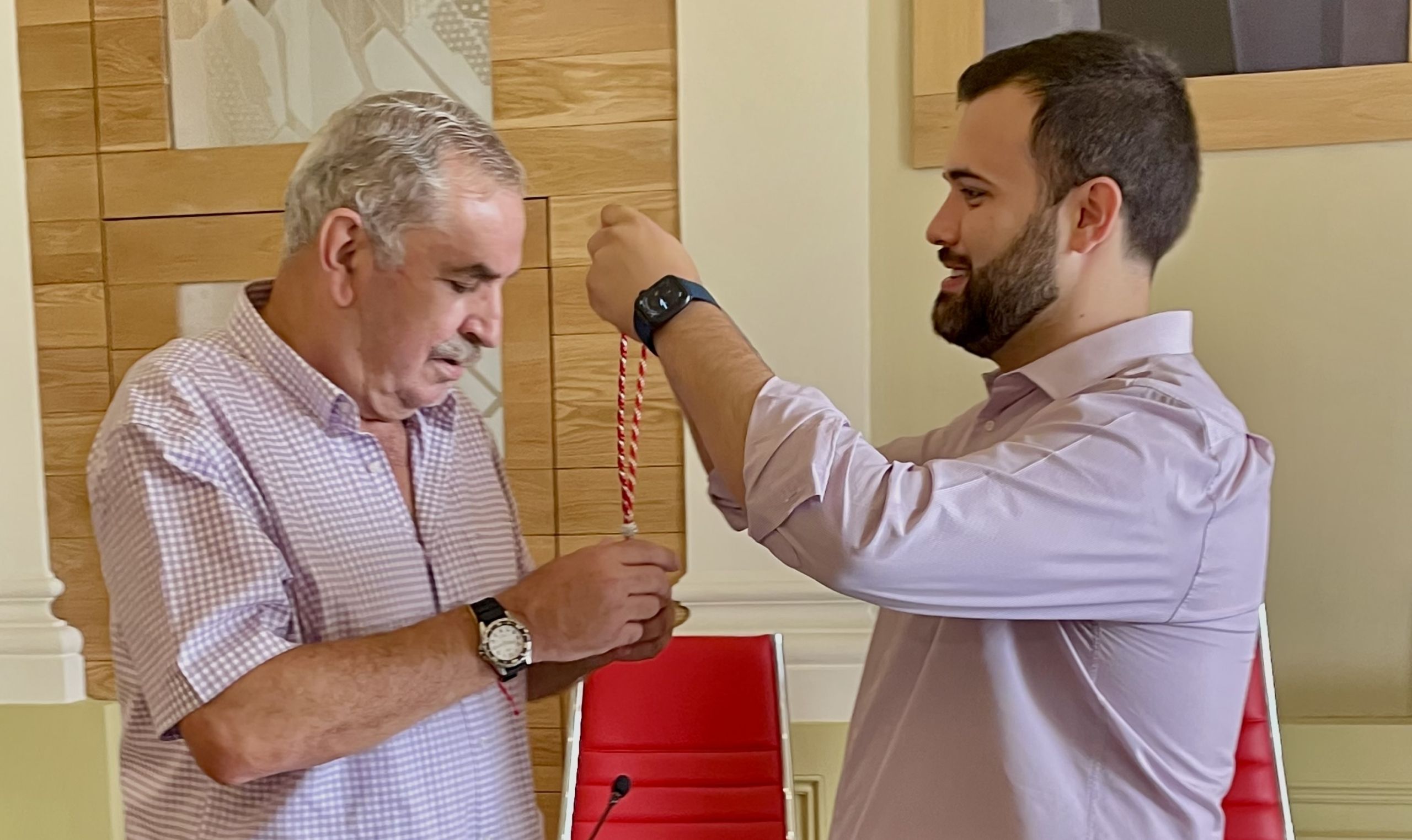 El Ayuntamiento restituye la Medalla de Cáceres al Banco de Alimentos
