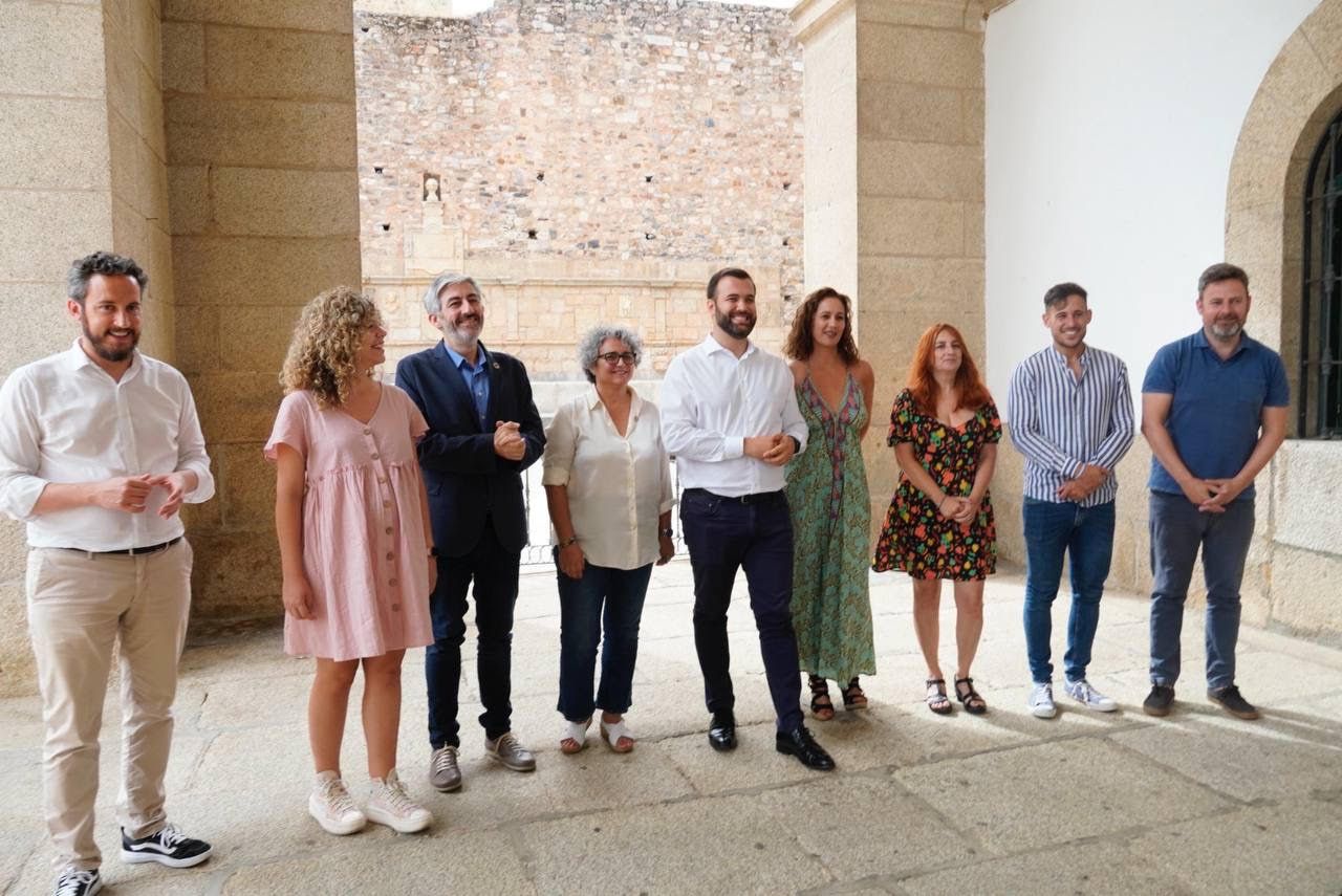 El alcalde destaca los avances de la ciudad en el turismo de calidad, industria verde y empleo estable