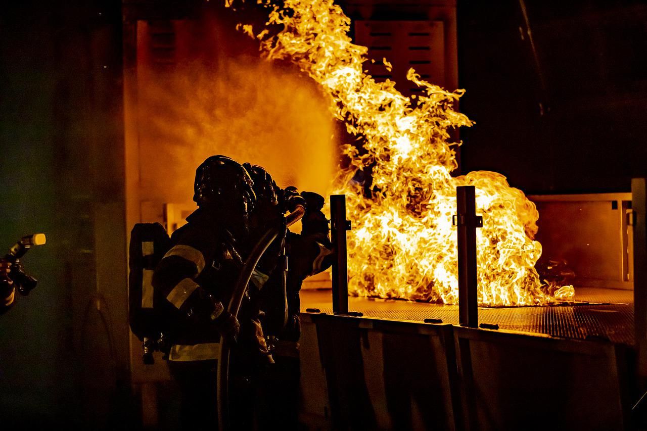 "El aumento de las temperaturas hace necesario reforzar las precauciones contra incendios en la industria", según MCI