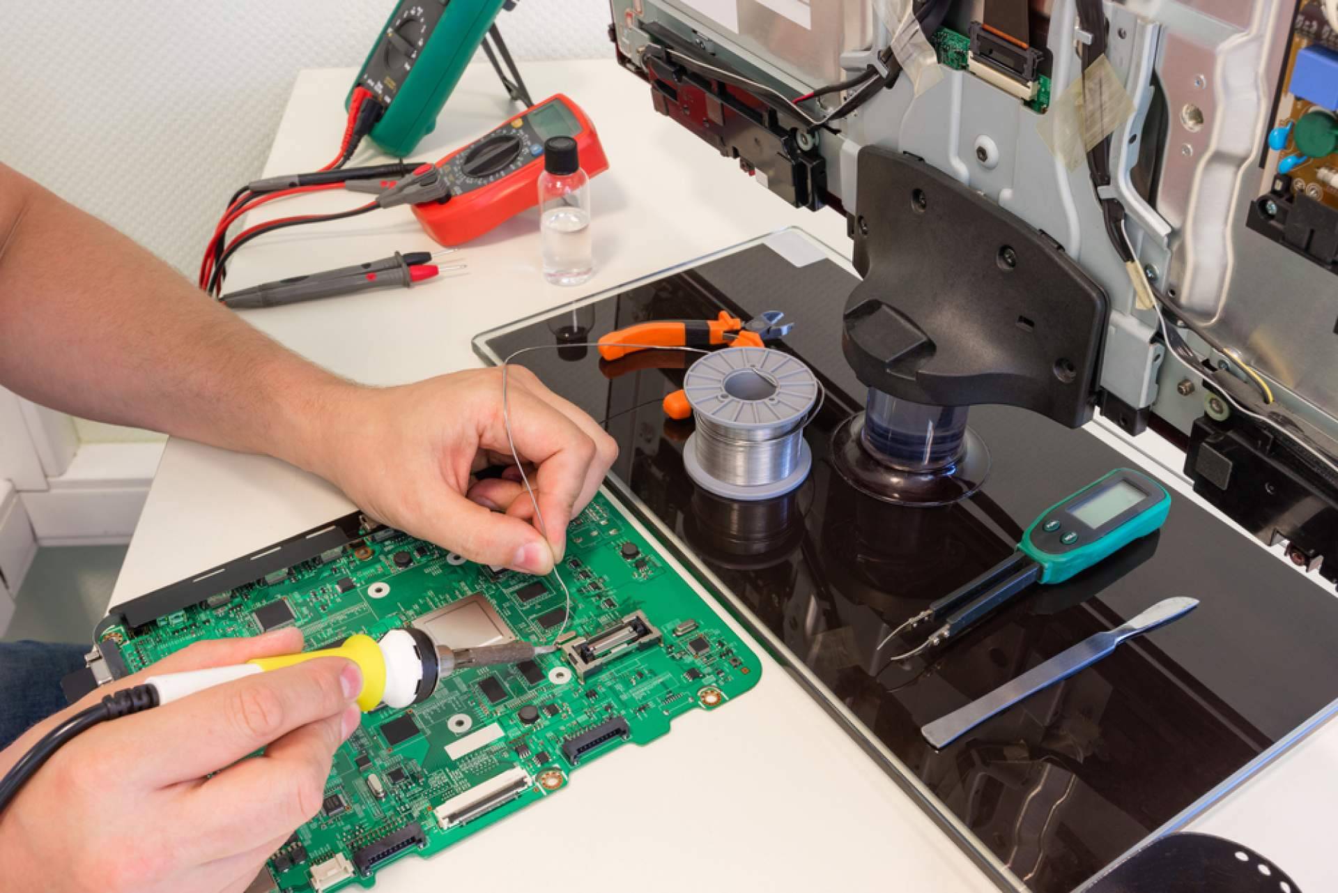 Presupuestos y visitas gratuitas para reparaciones de televisores en Valencia, por Servitec