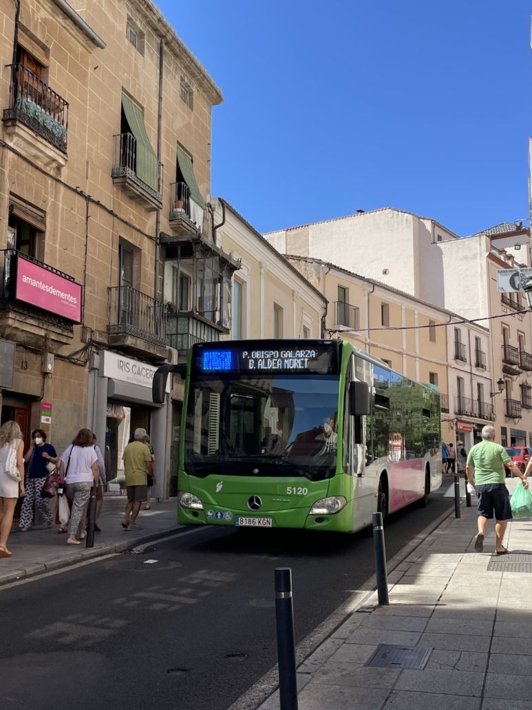 Más de 1.000 usuarios se benefician del Bono Joven del autobús urbano en sus primeros días en marcha