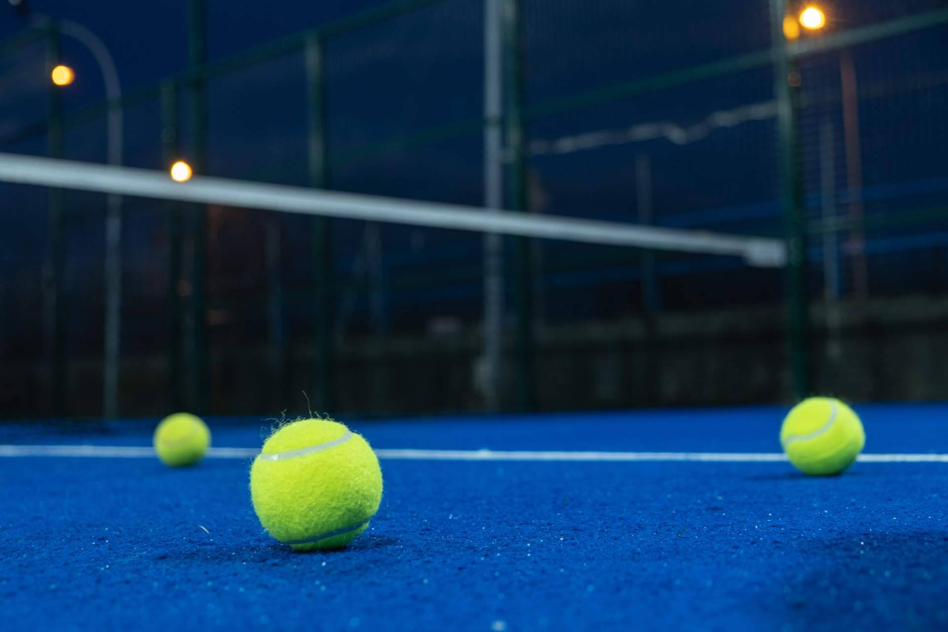 ¿Cómo prolongar la durabilidad de las pelotas de tenis y de pádel y ahorrar dinero?