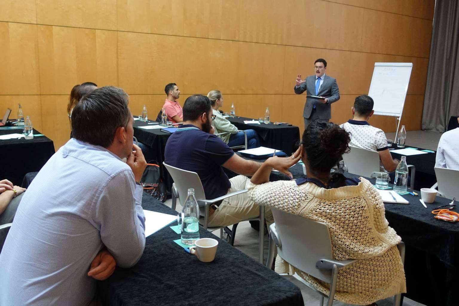 Aprender a hablar en público sin miedos y con seguridad, de la mano de Fernando Miralles