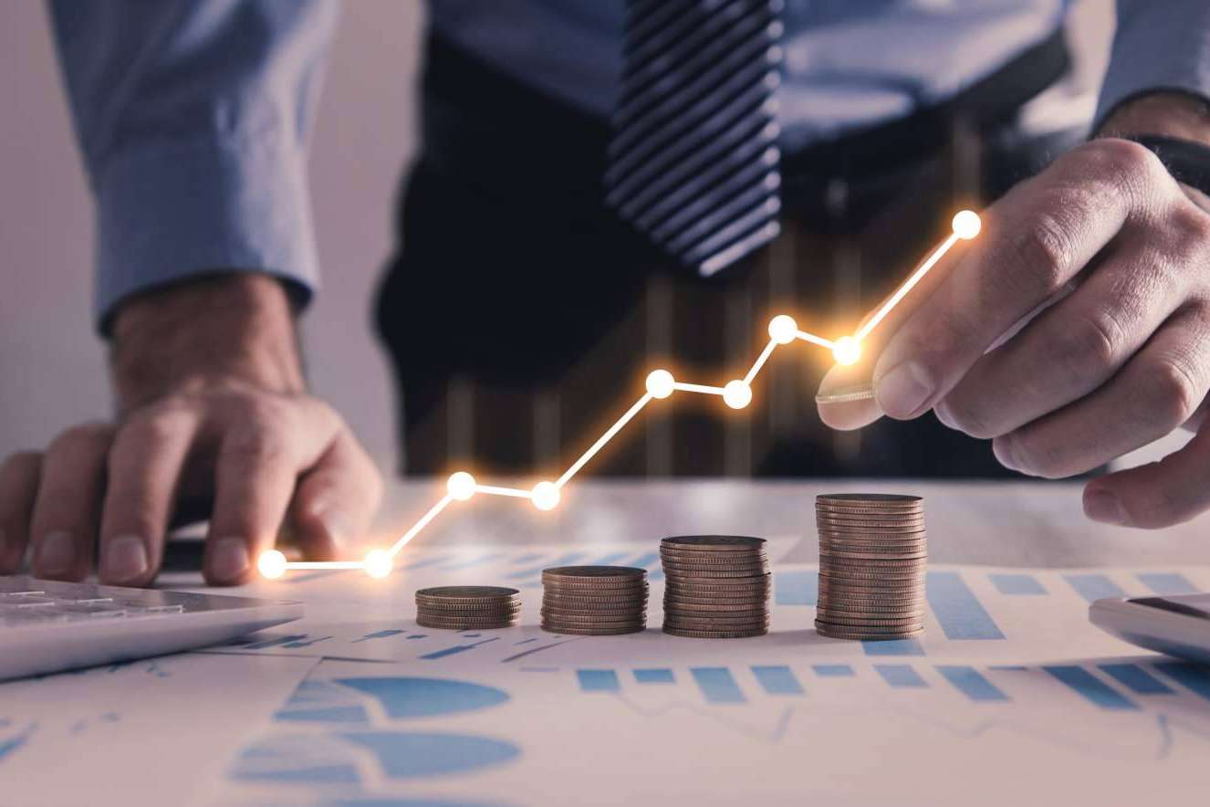 Invertir en un fondo de inversión regulado con Shark Inversiones presenta diversas ventajas