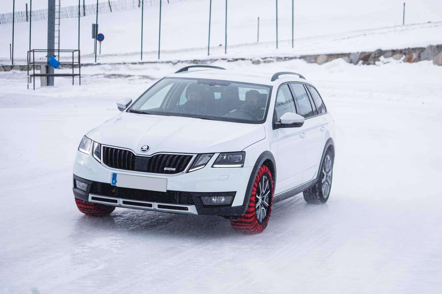 Cadenas para nieve, imprescindibles para equipar el automóvil y prepararlo para la nieve