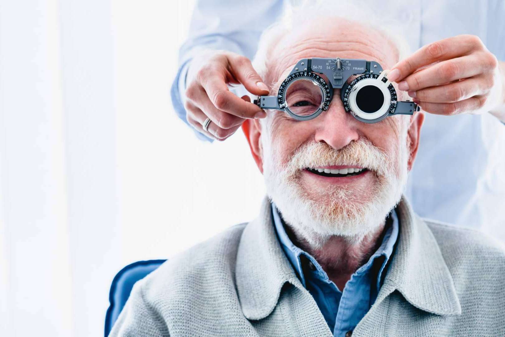 Tratar las cataratas con el uso de lentes intraoculares