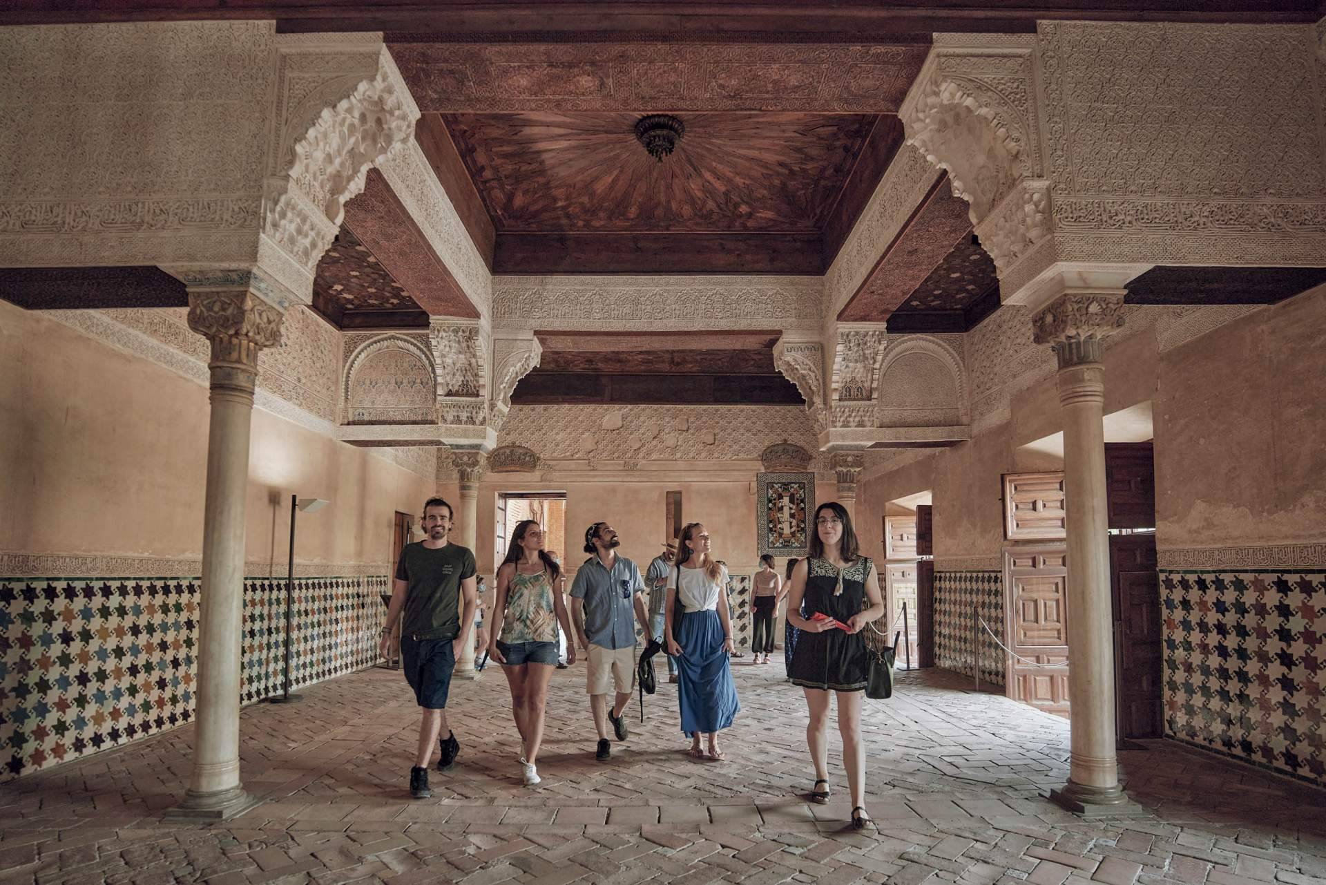 Cuáles son los lugares imprescindibles que visitar en Granada, de la mano de Play Granada