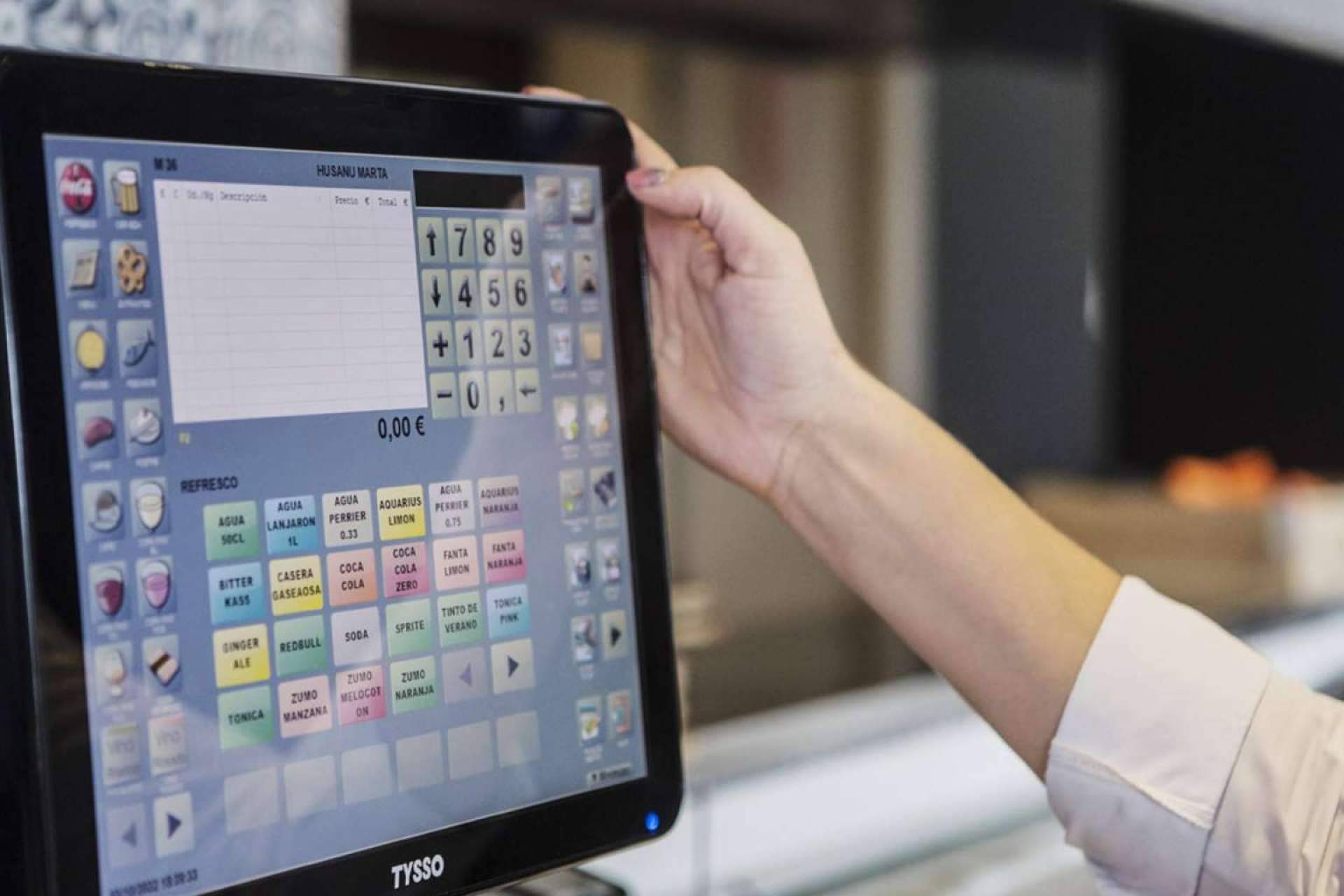 Controlar y gestionar un negocio con el software TPV de Hosteltáctil