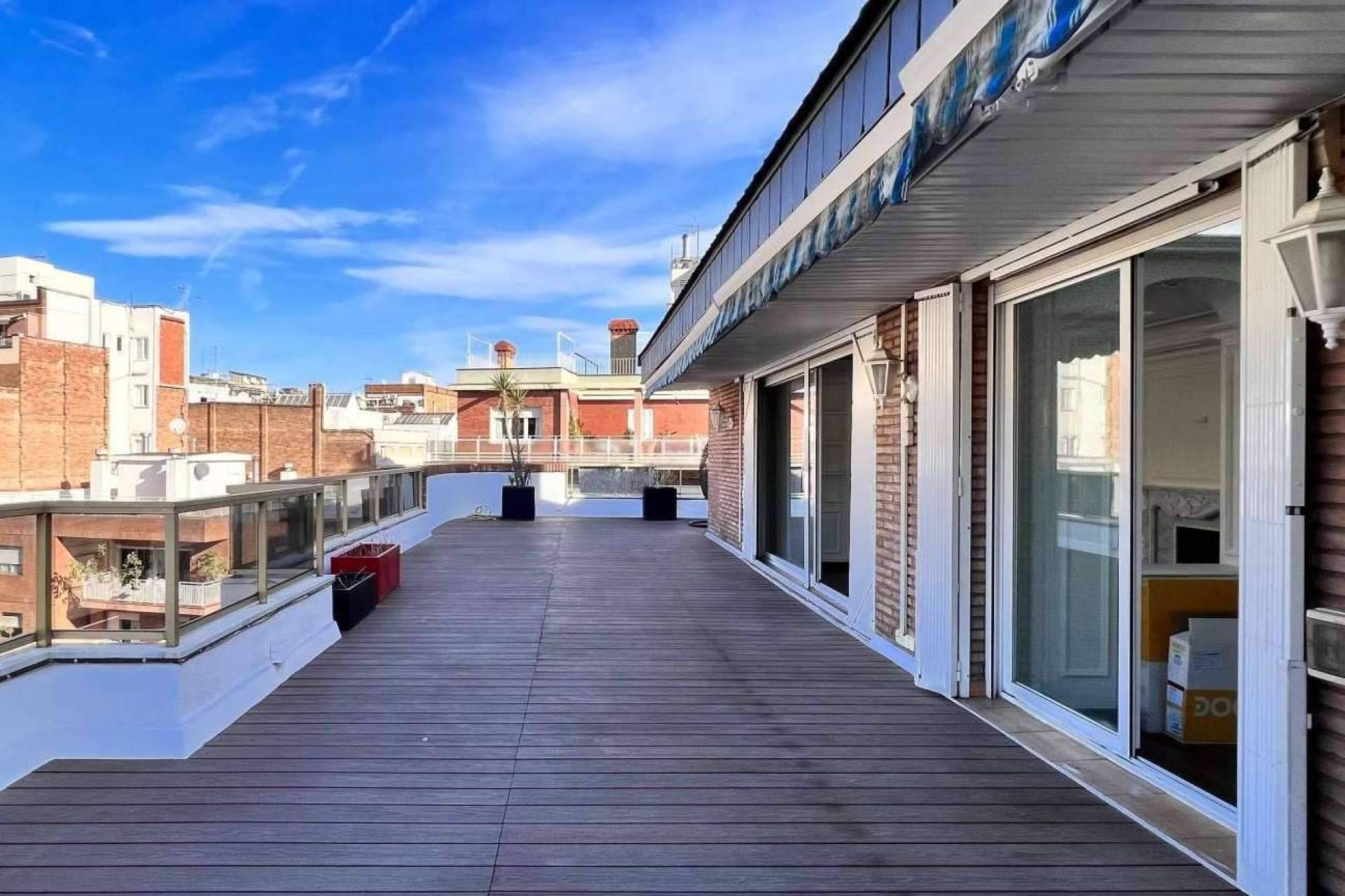 Monika Rüsch, la inmobiliaria que incluye en su catálogo increíbles áticos en venta en Barcelona