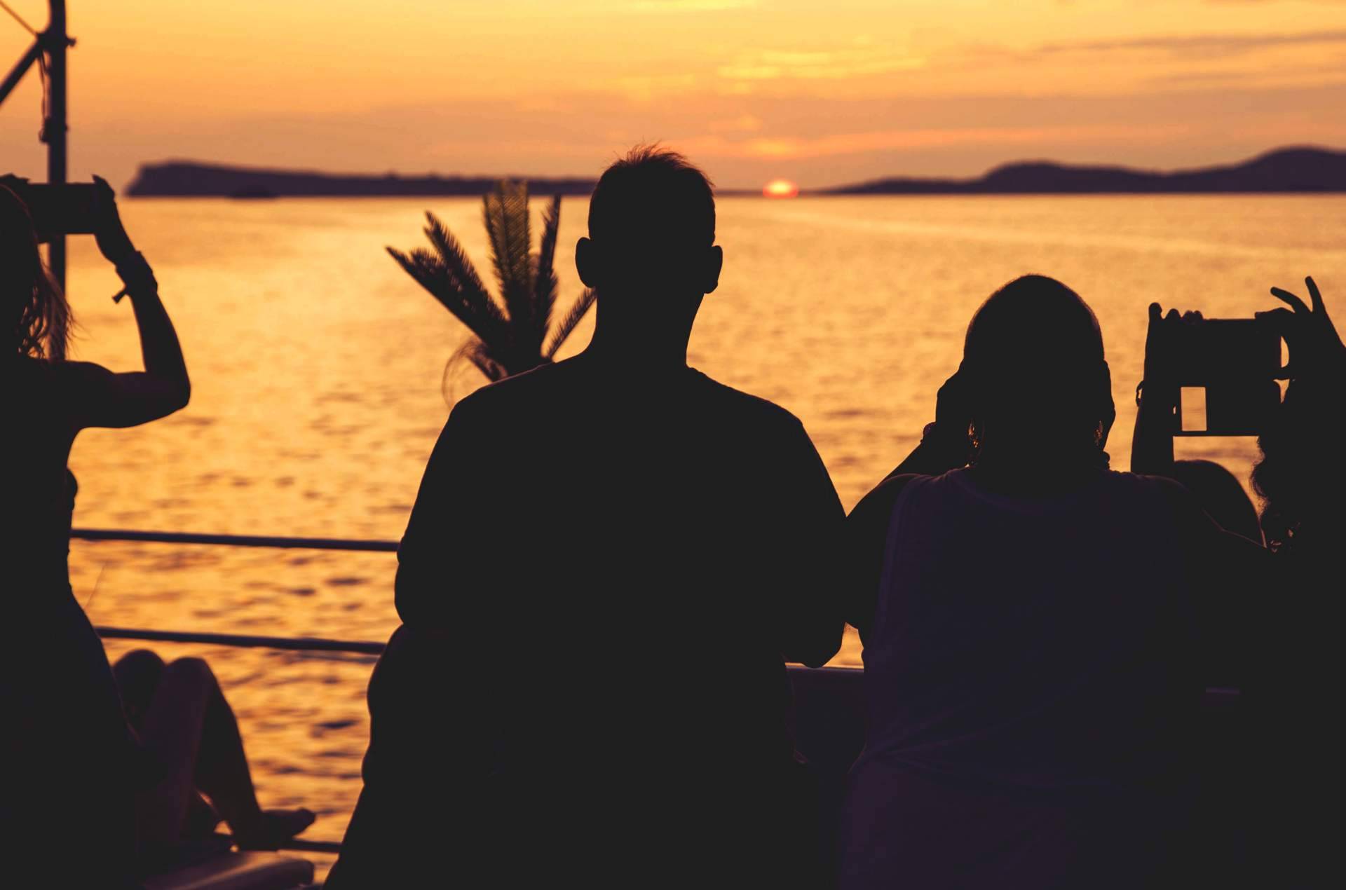 Float Your Boat apuesta por los cruceros con actividades como el paddle surf Ibiza incluidas