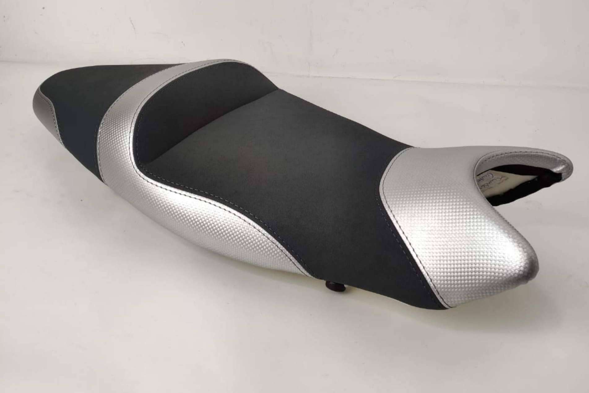JM-Fundas personaliza fundas de asiento de moto