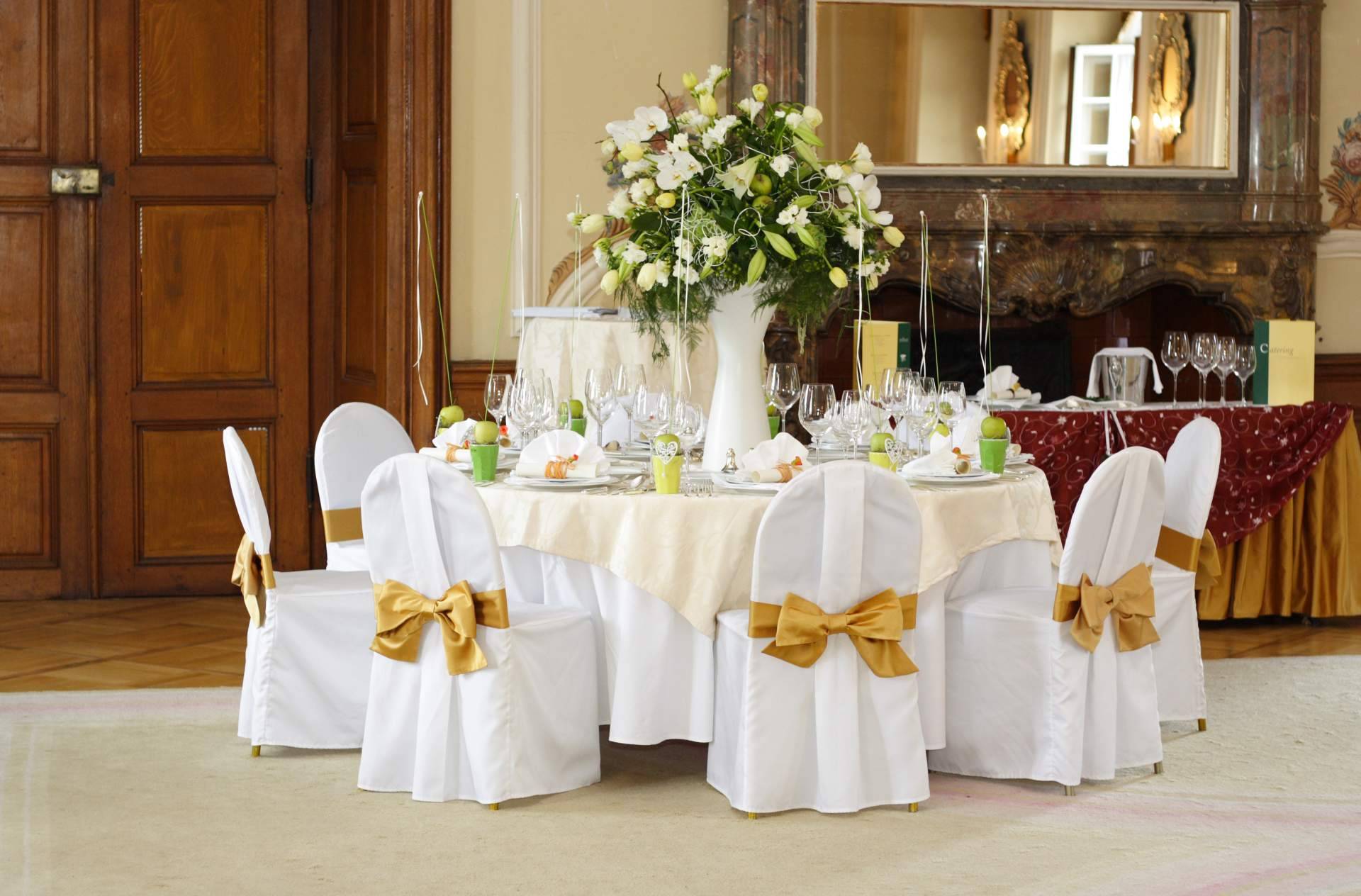 Encargar arreglos florales personalizados para comuniones a Rosistirem