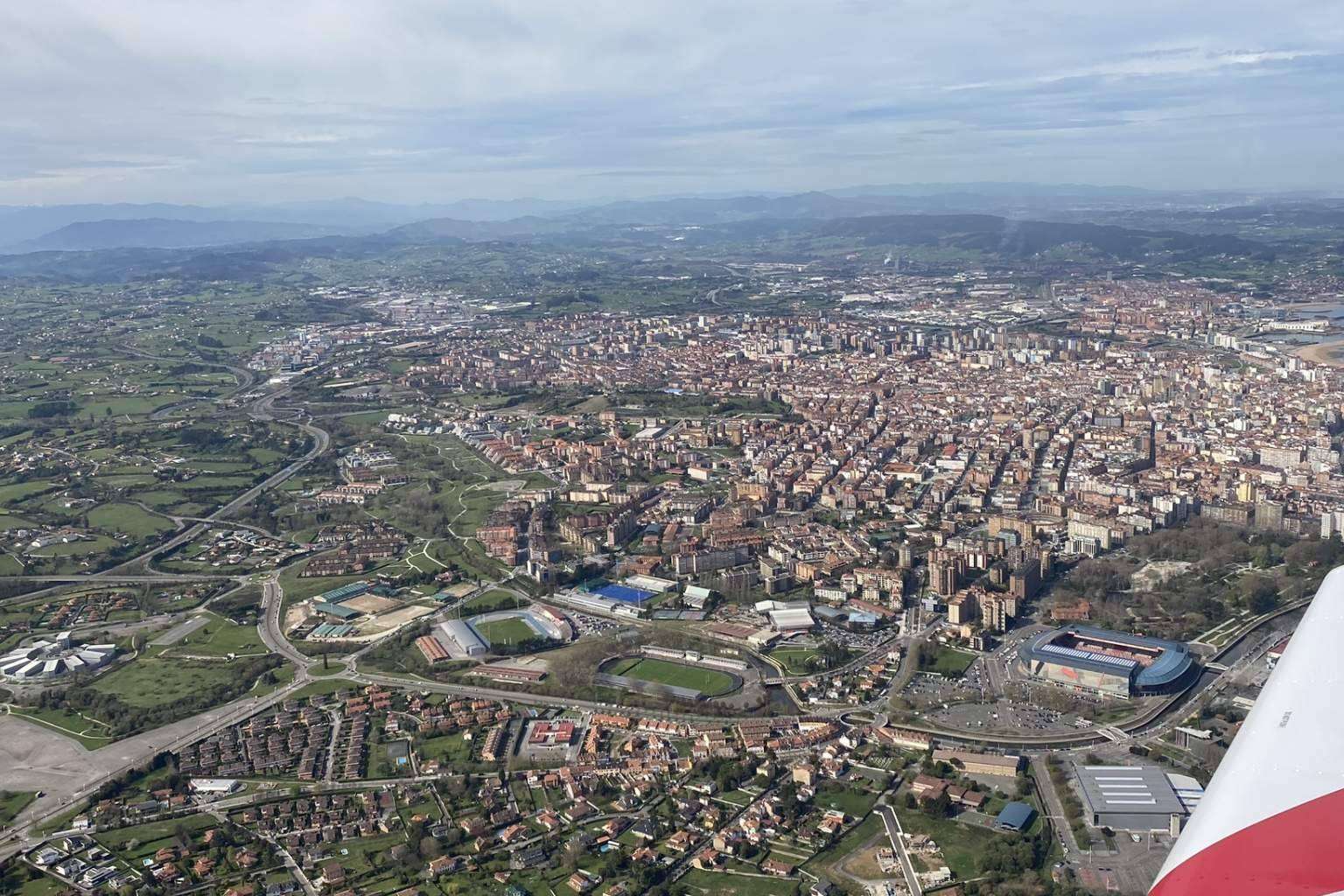 Asturfly presenta el curso para ser piloto de ultraligero en Asturias