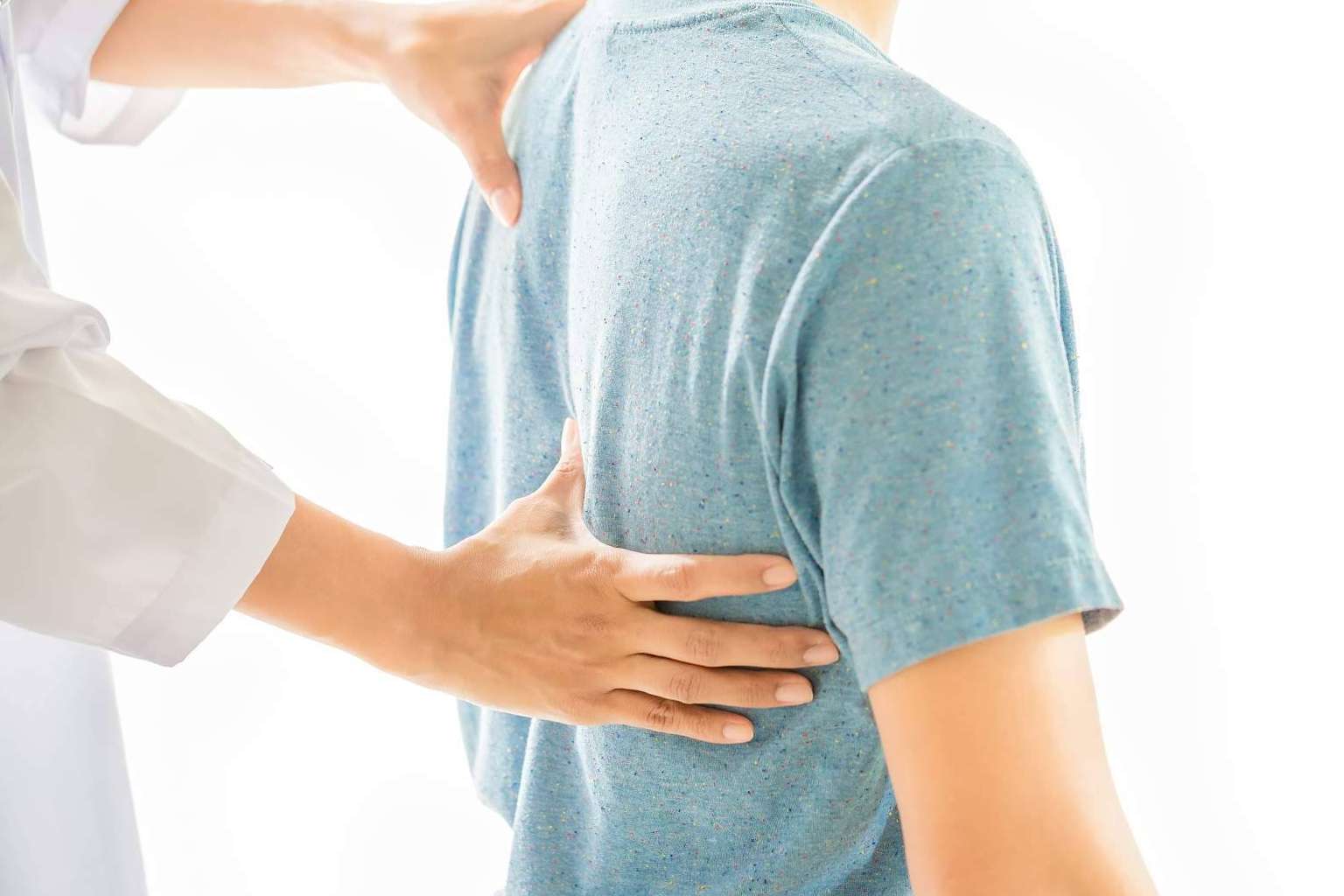 La innovadora cirugía de hernia discal no requiere ingreso hospitalario y dura menos de una hora