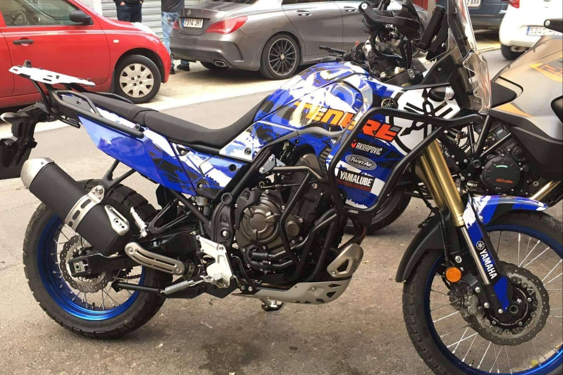 Las ventajas de las pegatinas para moto que ofrece ADHESIVOSEMABRRADOS