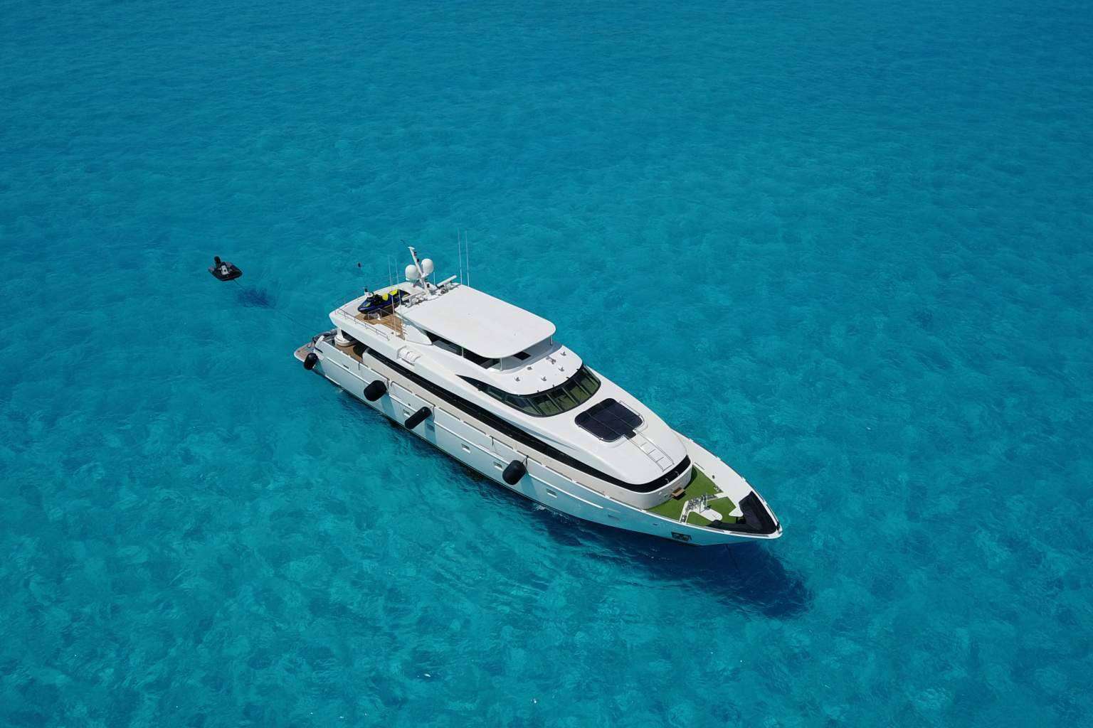 Yatezzitos y el alquiler de un yate en Cancún, México