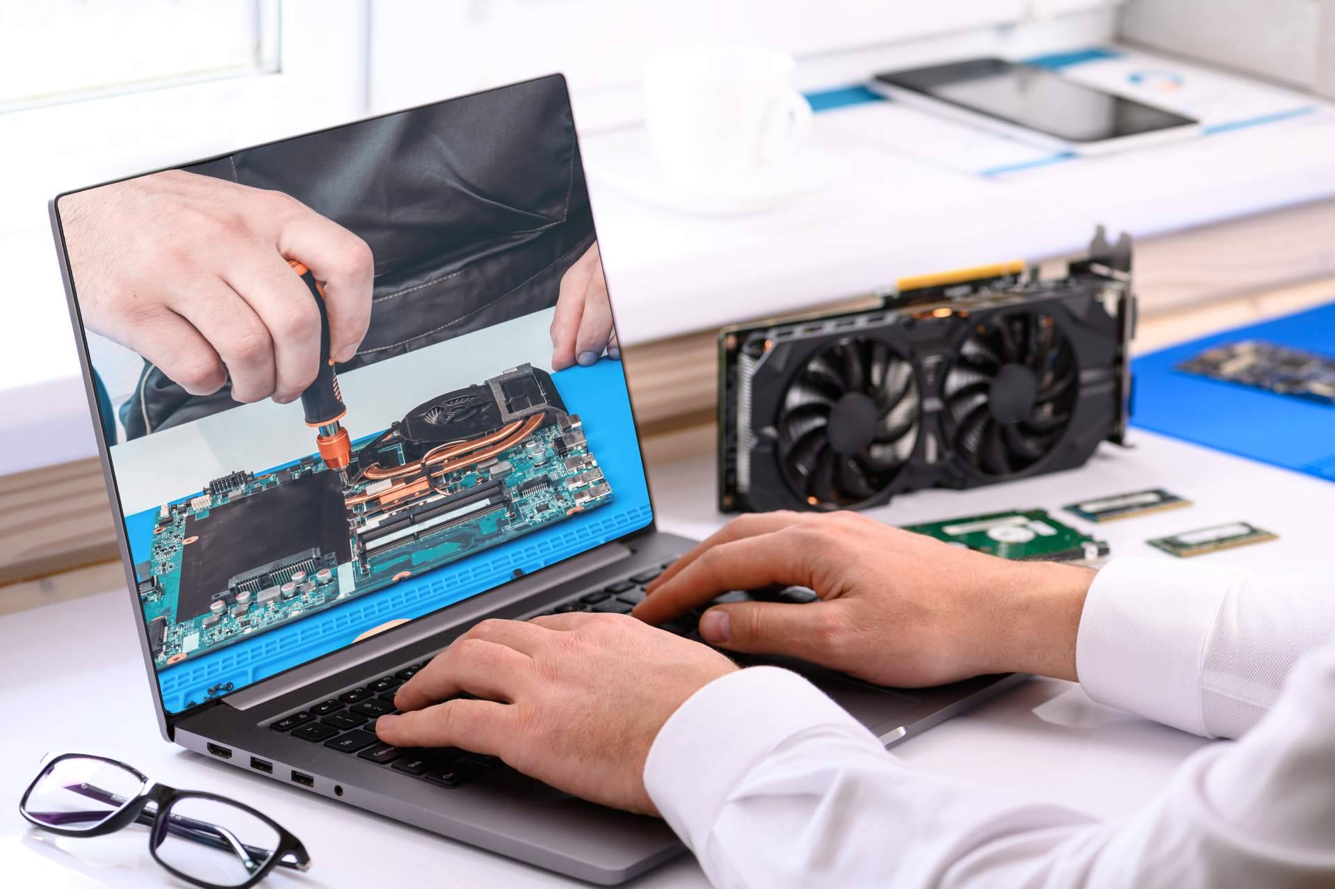 Servicios de reparación de ordenadores, portátiles y MAC en Madrid con Mundo del Móvil