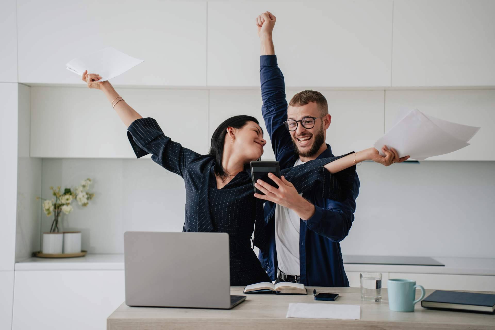 ¿Cuáles son las ventajas de unirse al Club de Disfrutones para alcanzar la plenitud financiera?