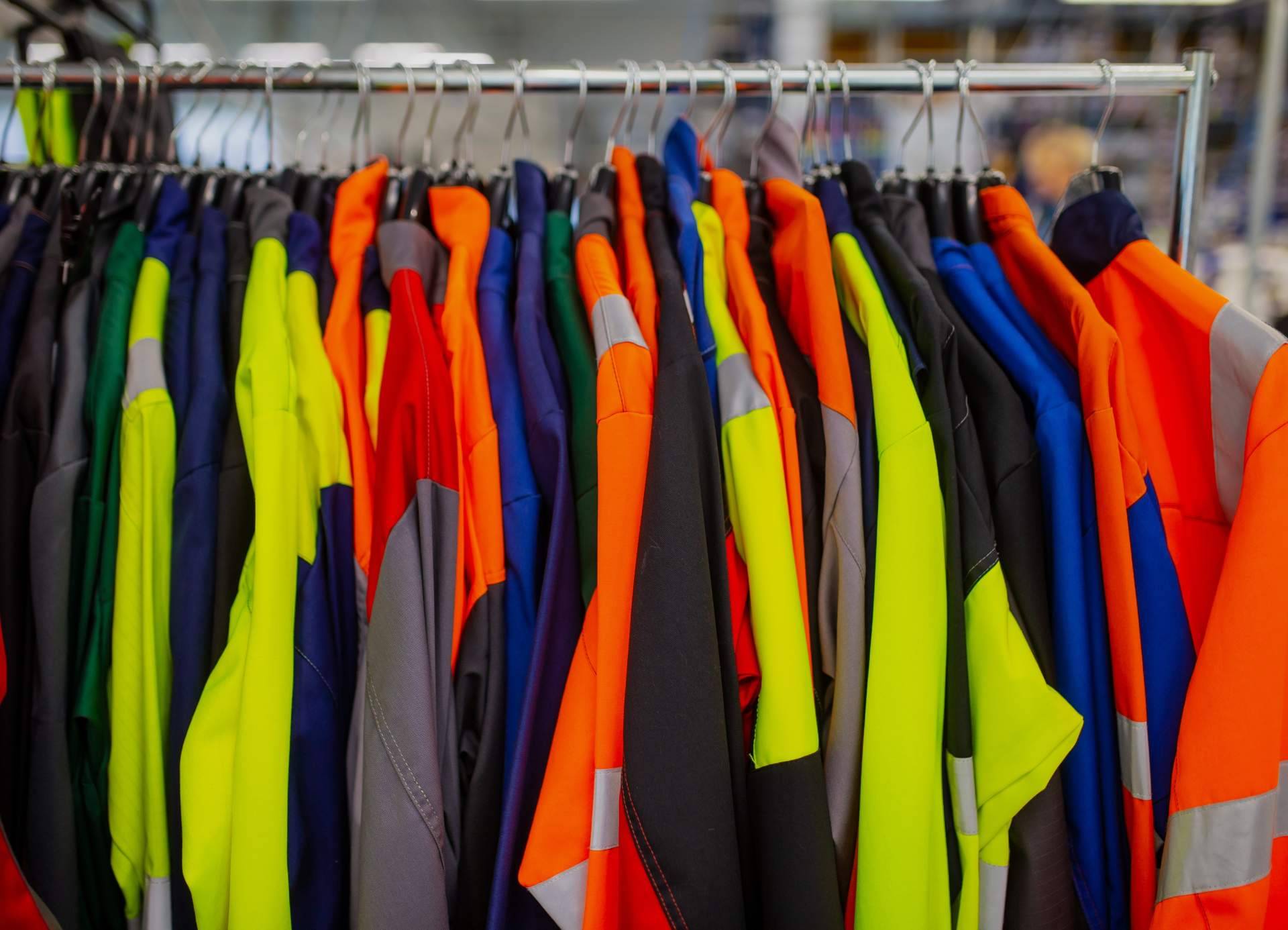 ¿Dónde encontrar vestuario laboral de alta calidad? Tomás Beltrán